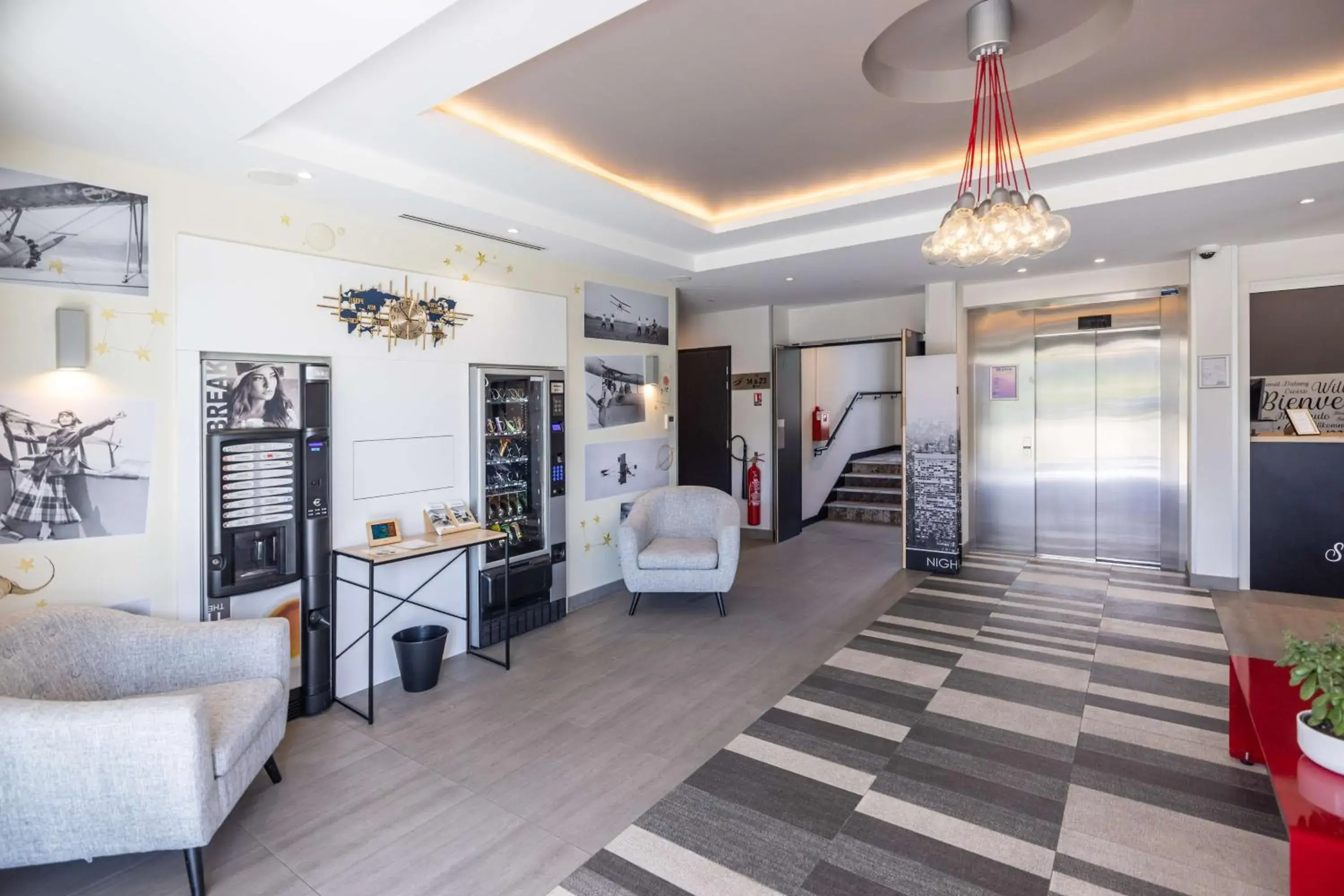 Lobby or reception in Best Western Saint Exupéry Eysines - Bordeaux Ouest Lobby or reception in Best Western Saint Exupéry Eysines - Bordeaux Ouest