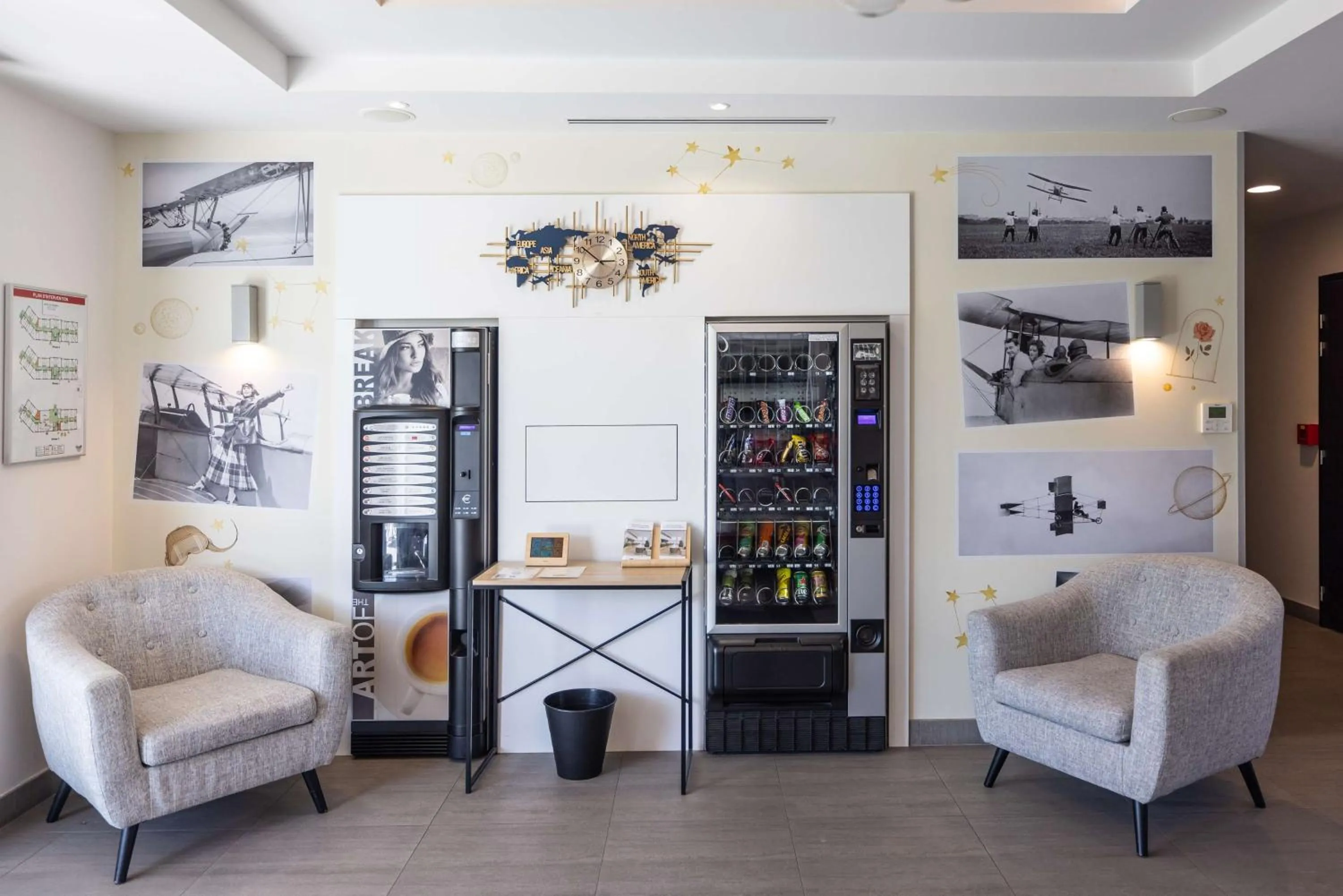 Lobby or reception in Best Western Saint Exupéry Eysines - Bordeaux Ouest