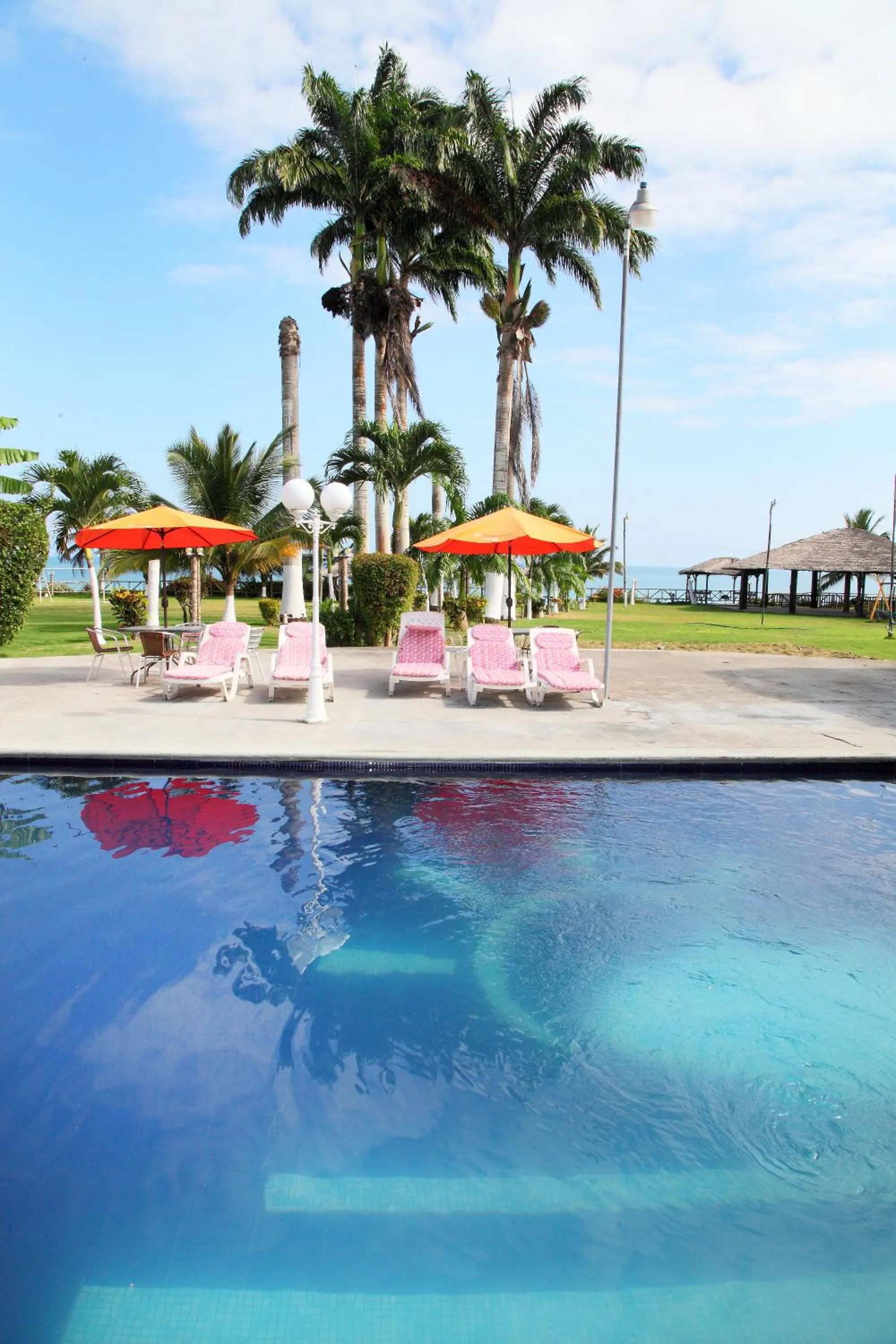 Swimming pool in Hotel Puerto Ballesta