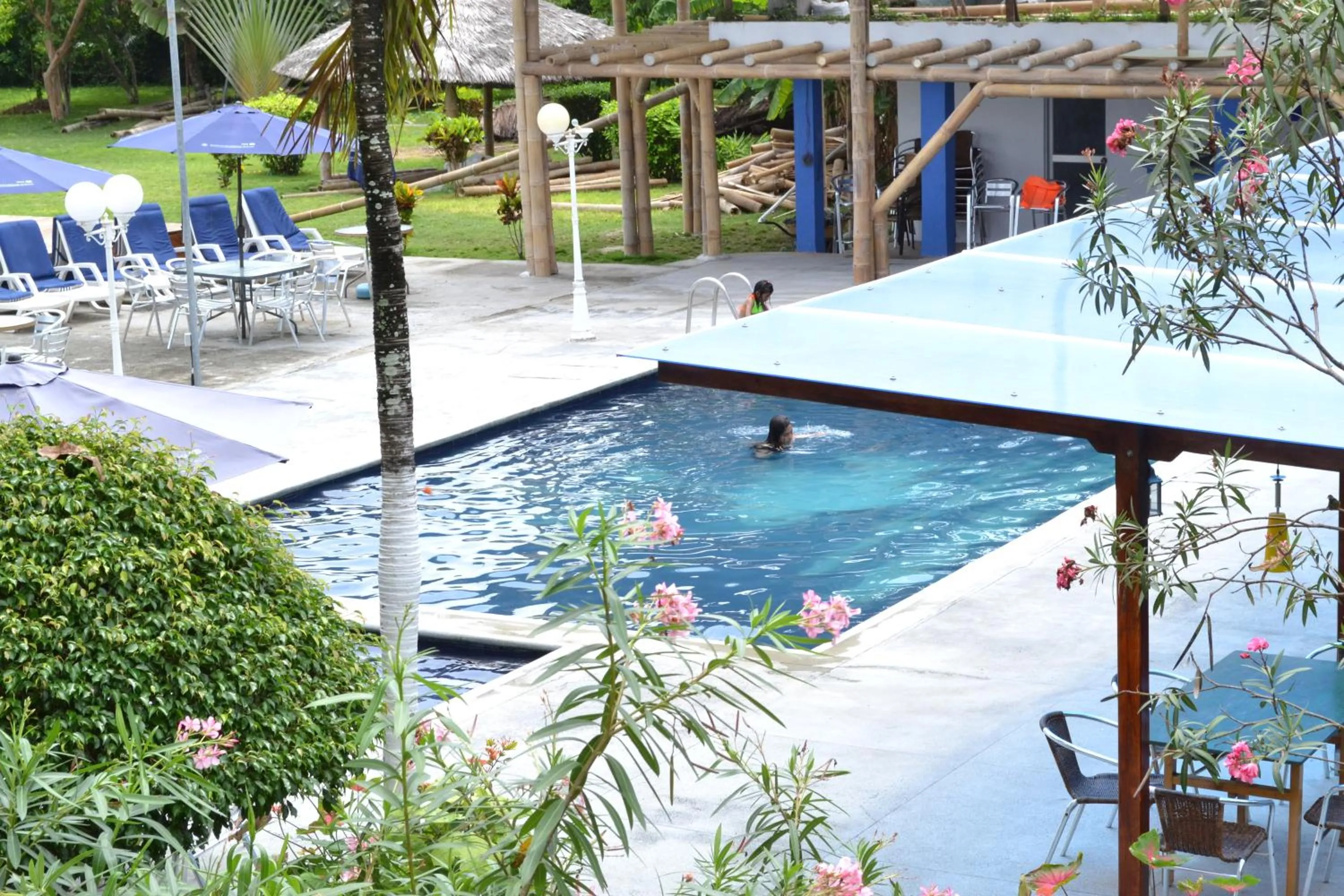 Swimming pool in Hotel Puerto Ballesta