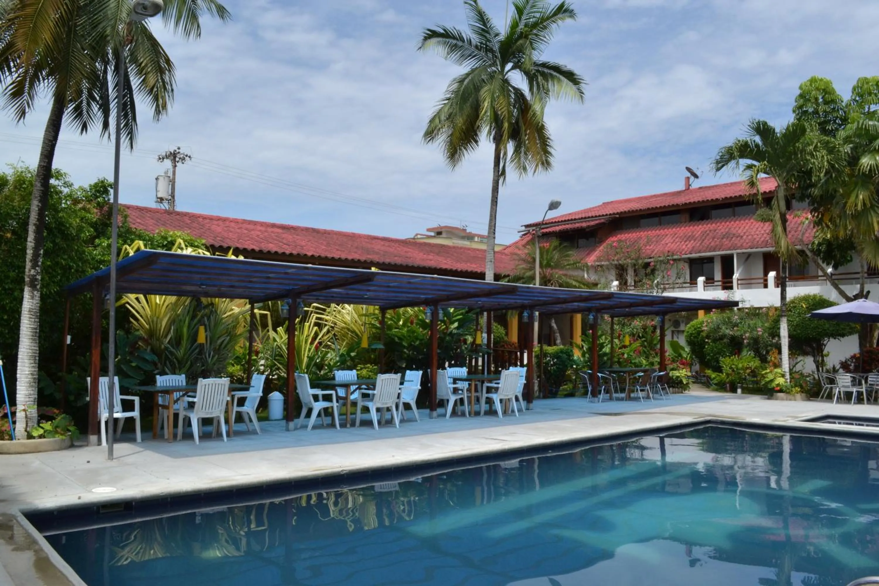 Swimming pool in Hotel Puerto Ballesta