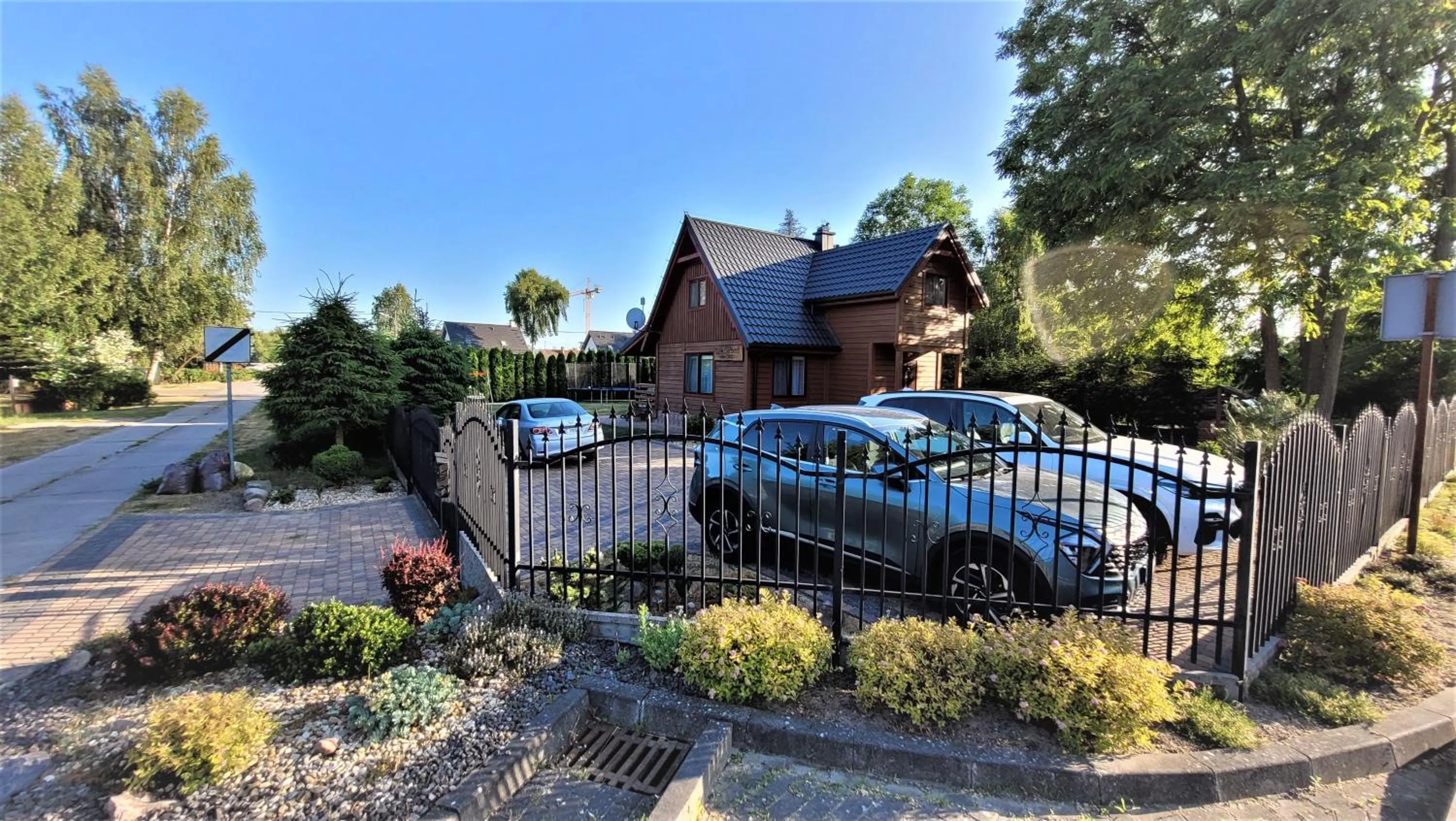 Parking in Dom Derbend na wyłączność