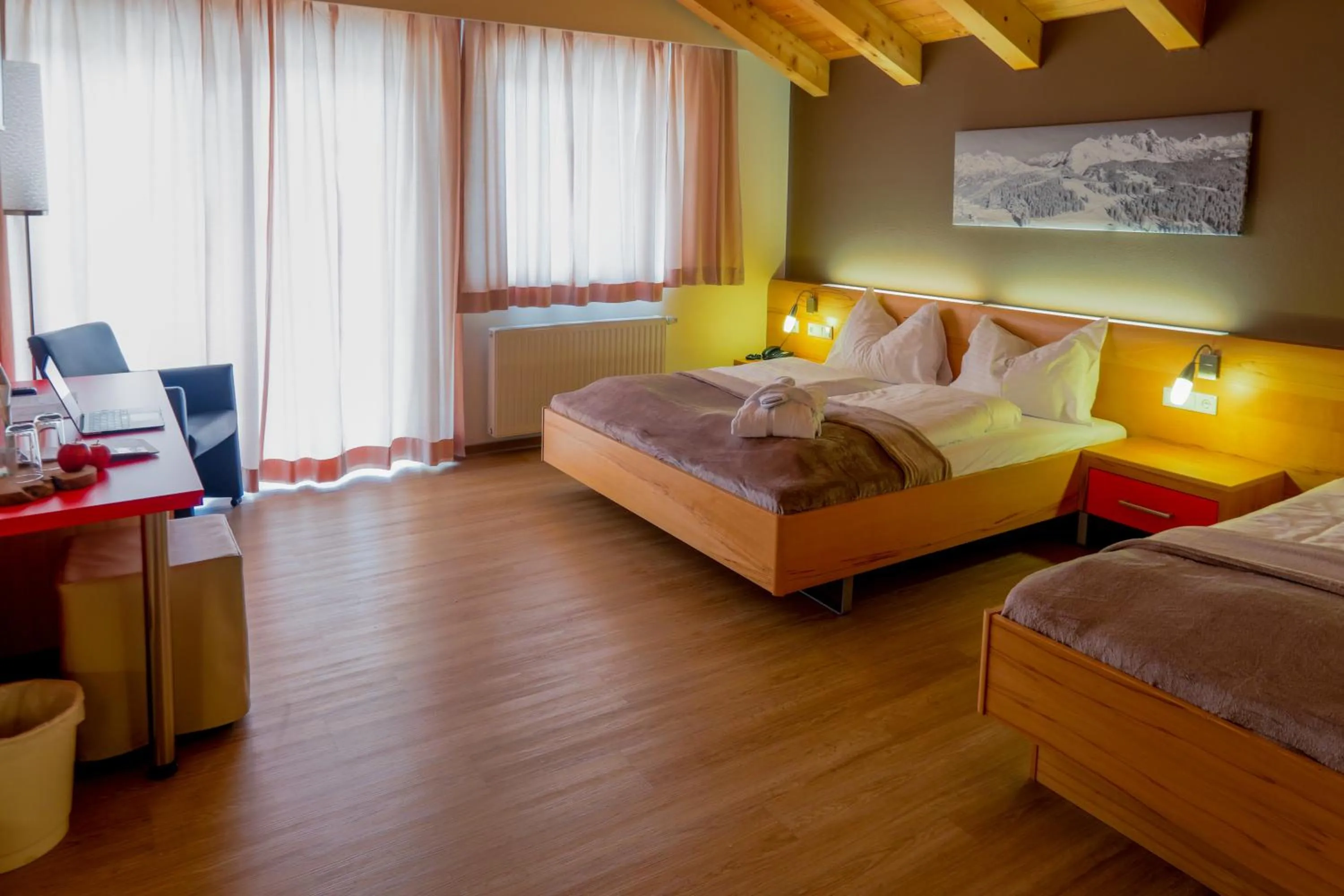 Bedroom, Bed in Hotel Auwirt Zentrum