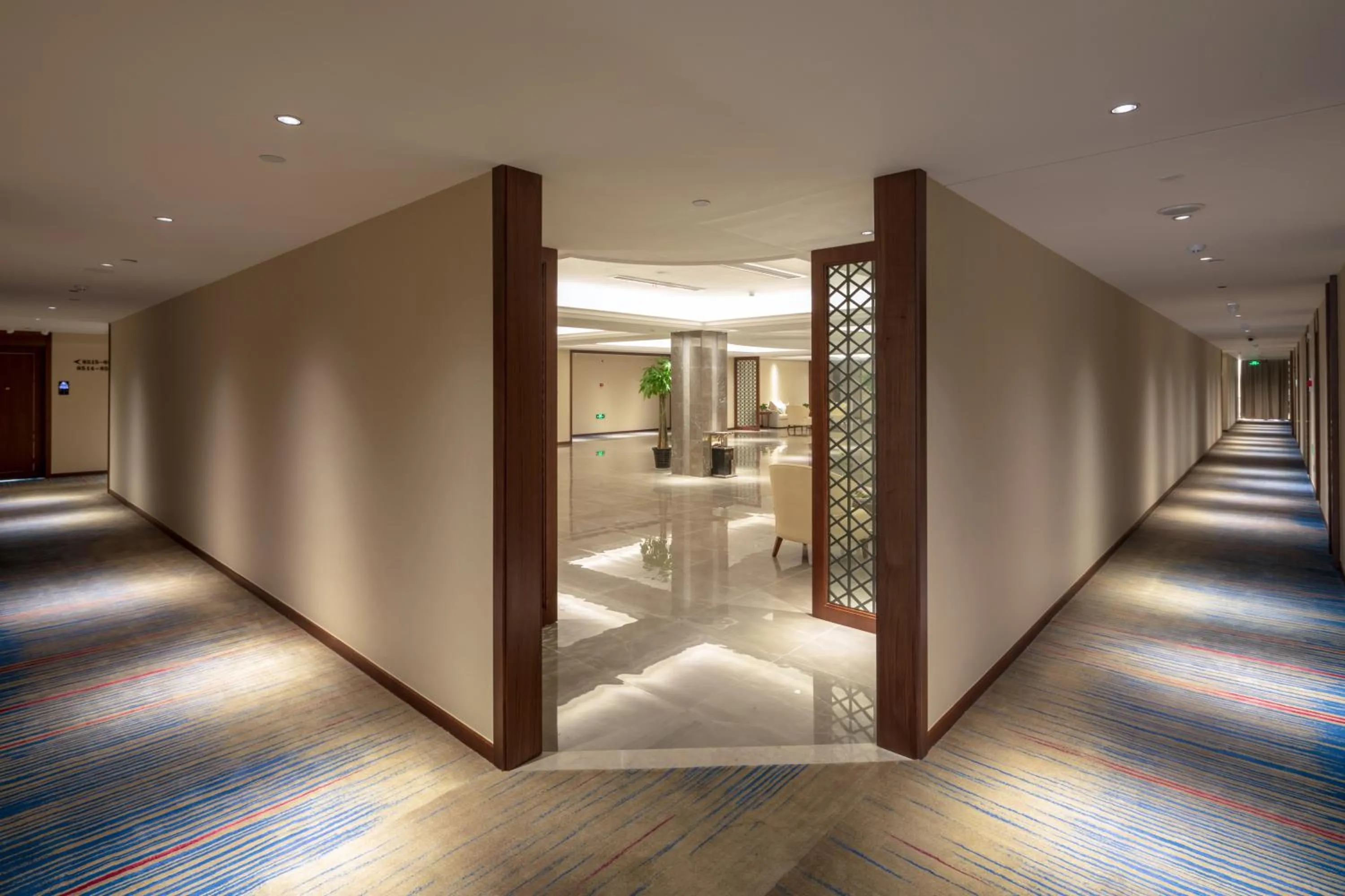 Yushan Town Tianji Cloud Business Hotel