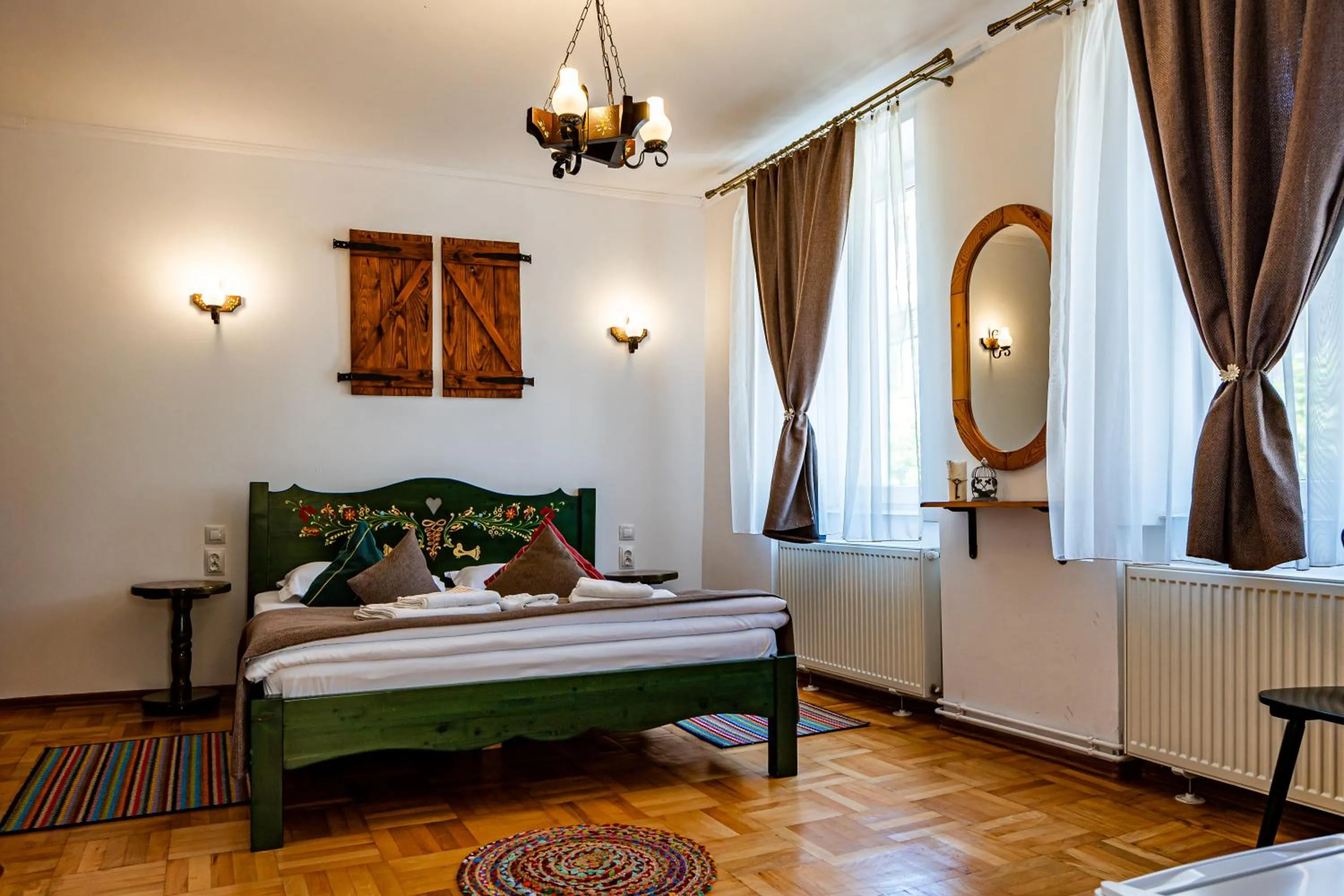 Casa Cu Usi - House of Doors