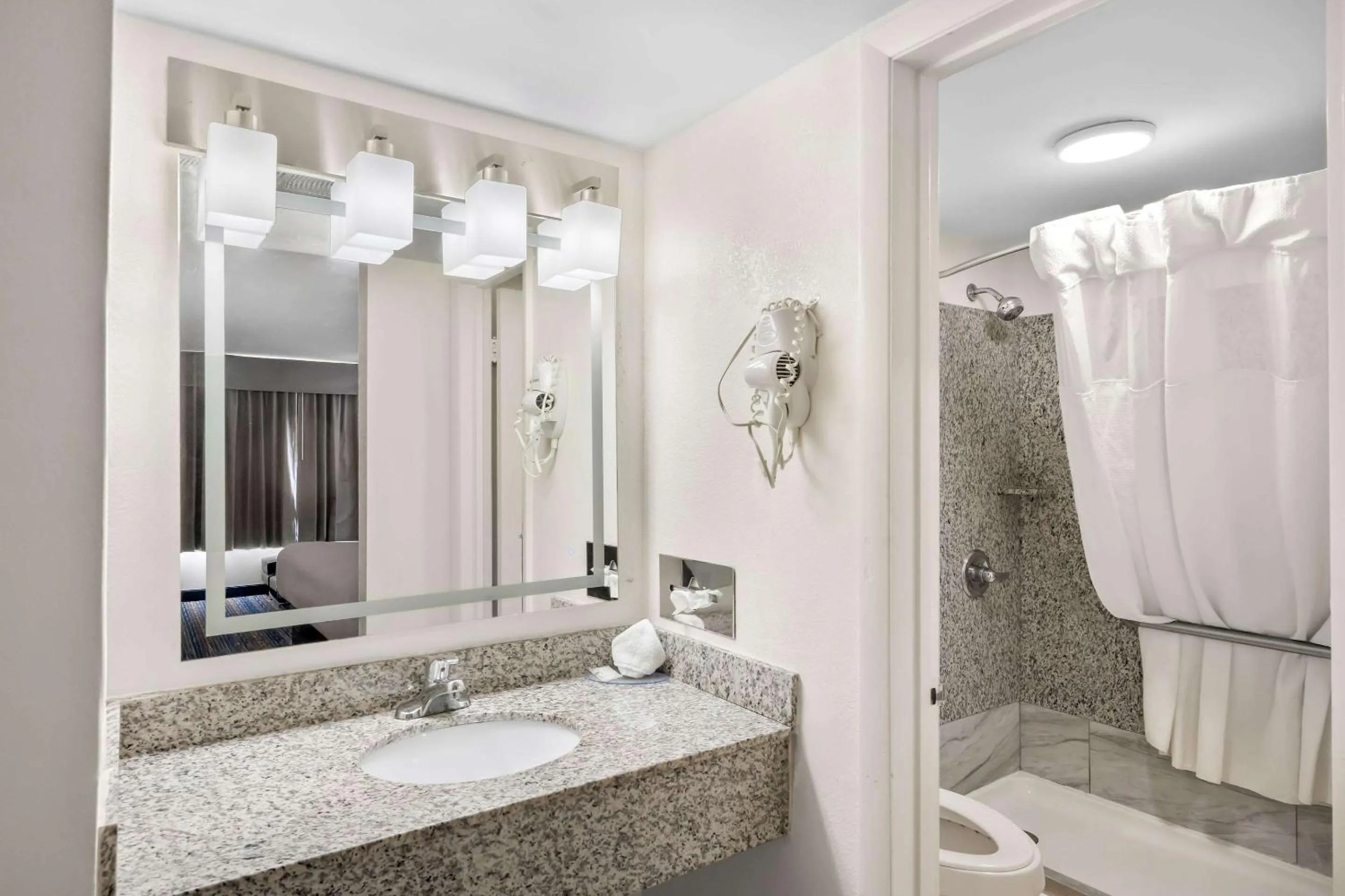 Bedroom in Quality Inn