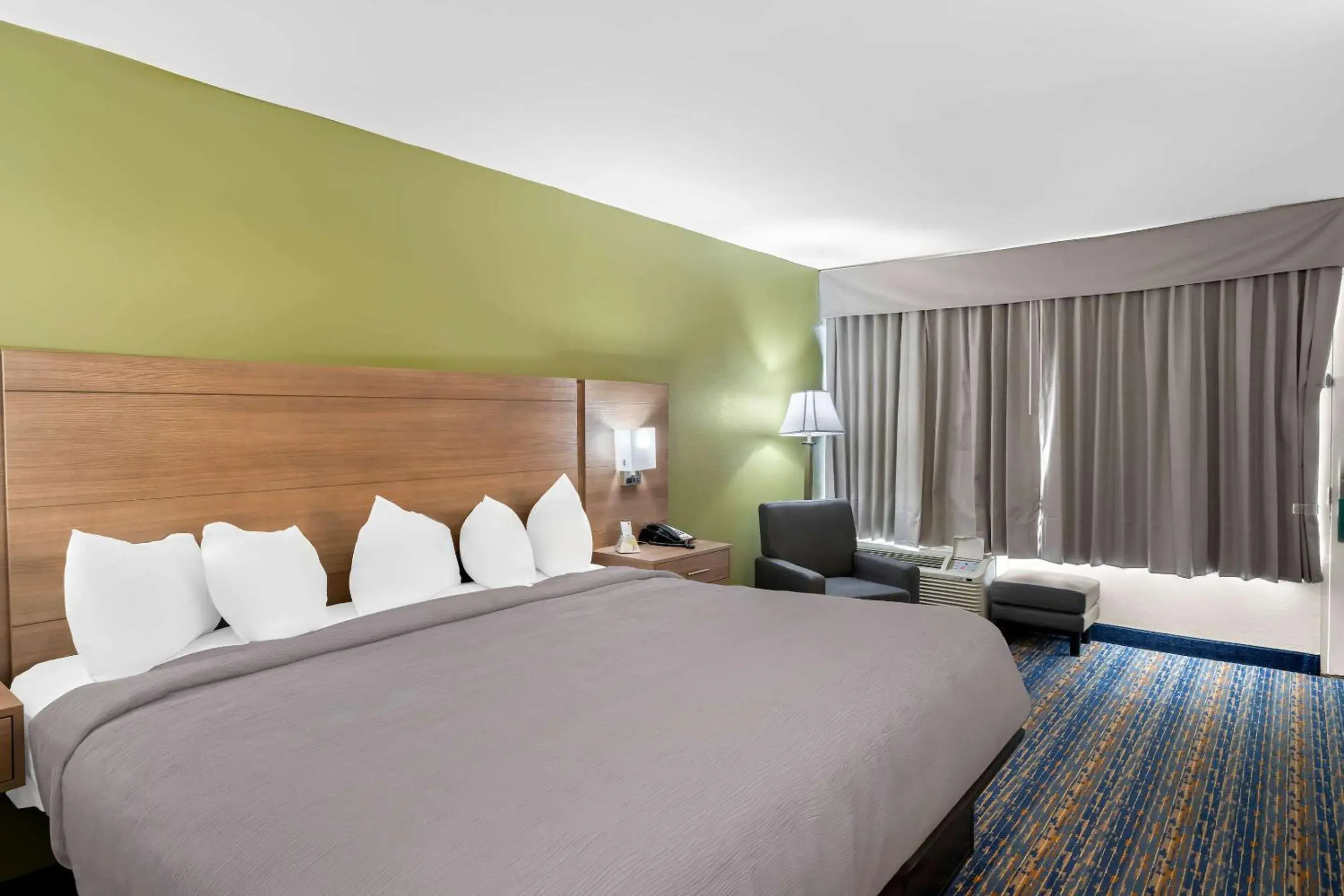 Bedroom, Bed in Quality Inn Bedroom, Bed in Quality Inn