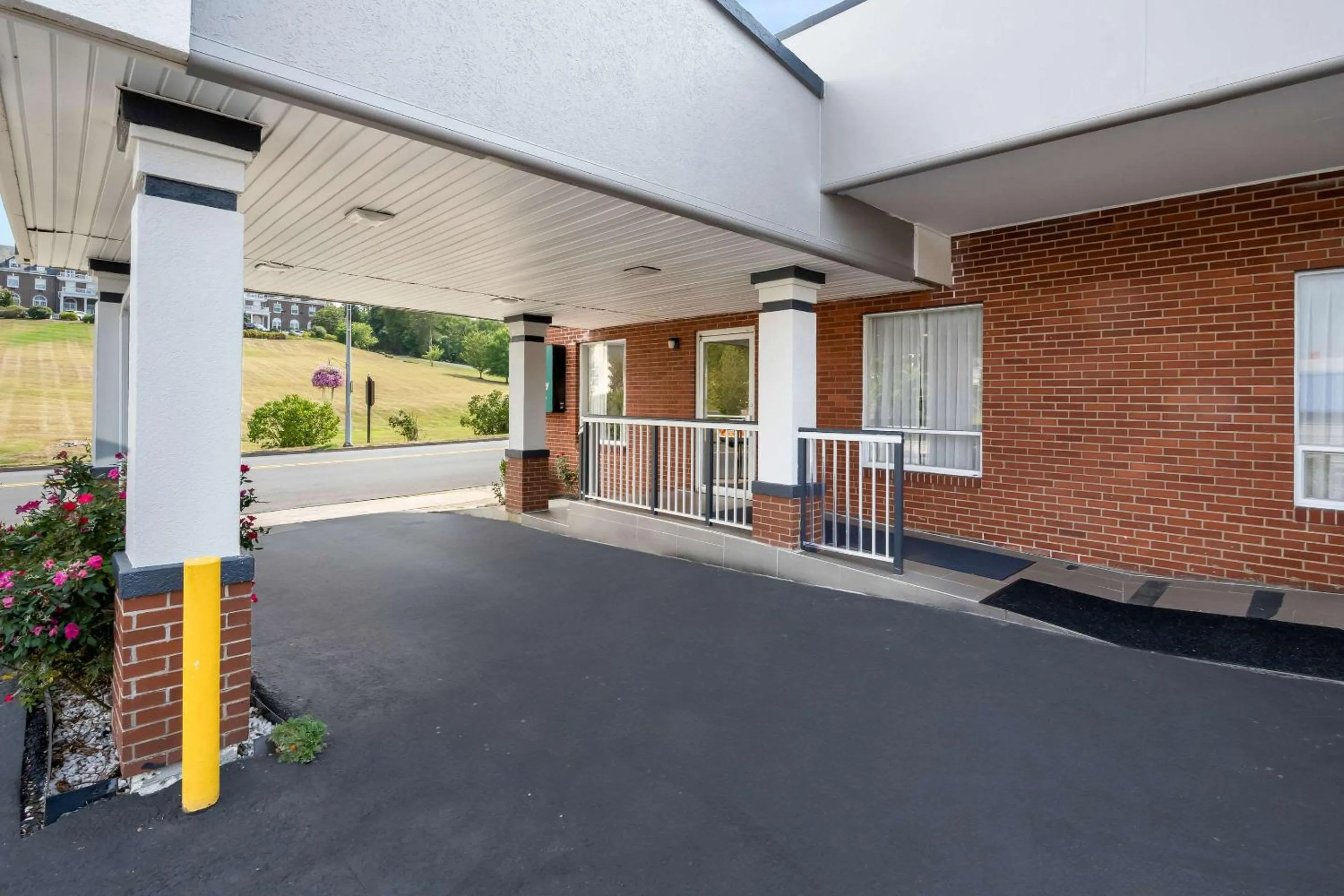 Property building in Quality Inn