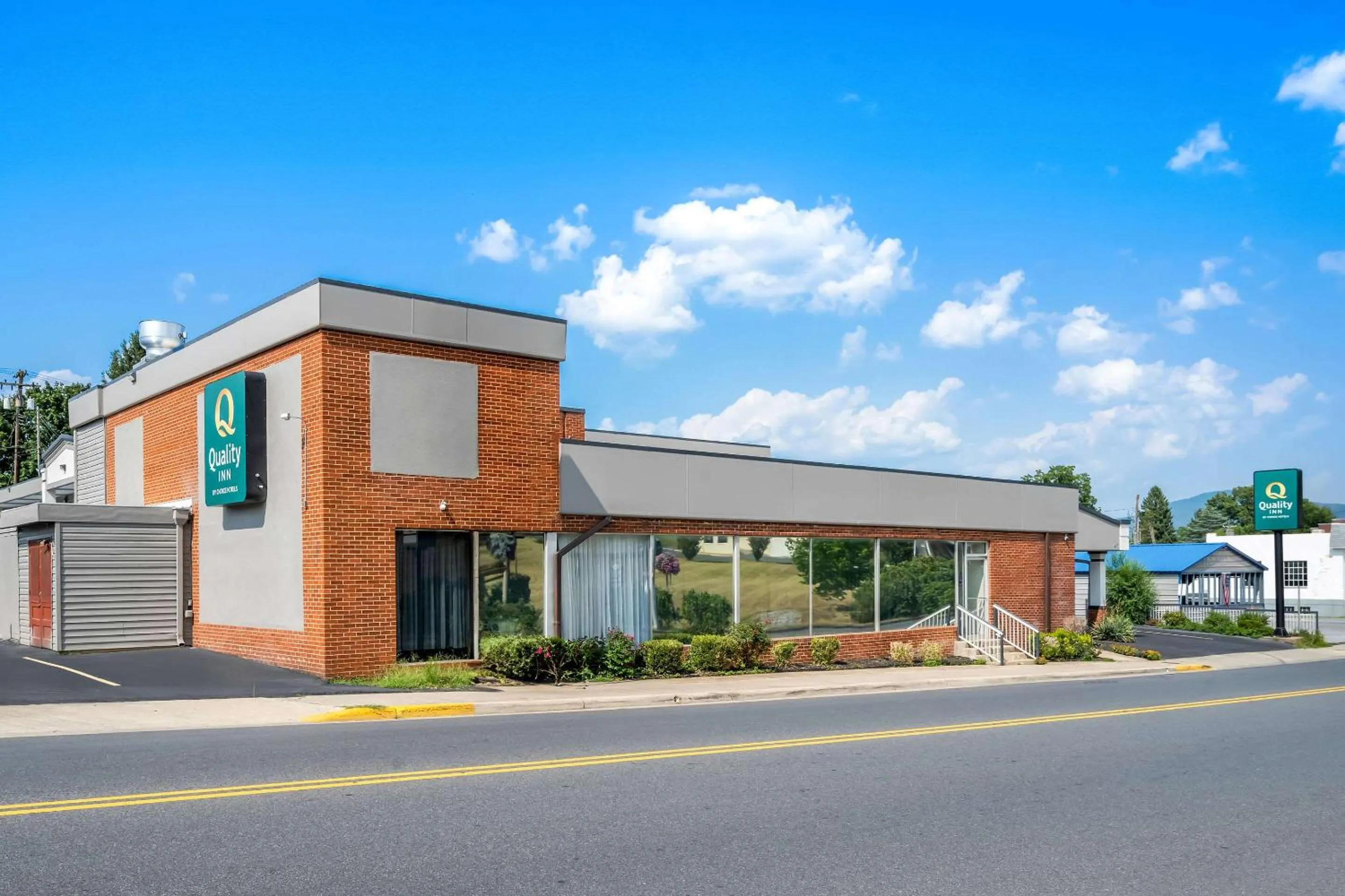 Property building in Quality Inn