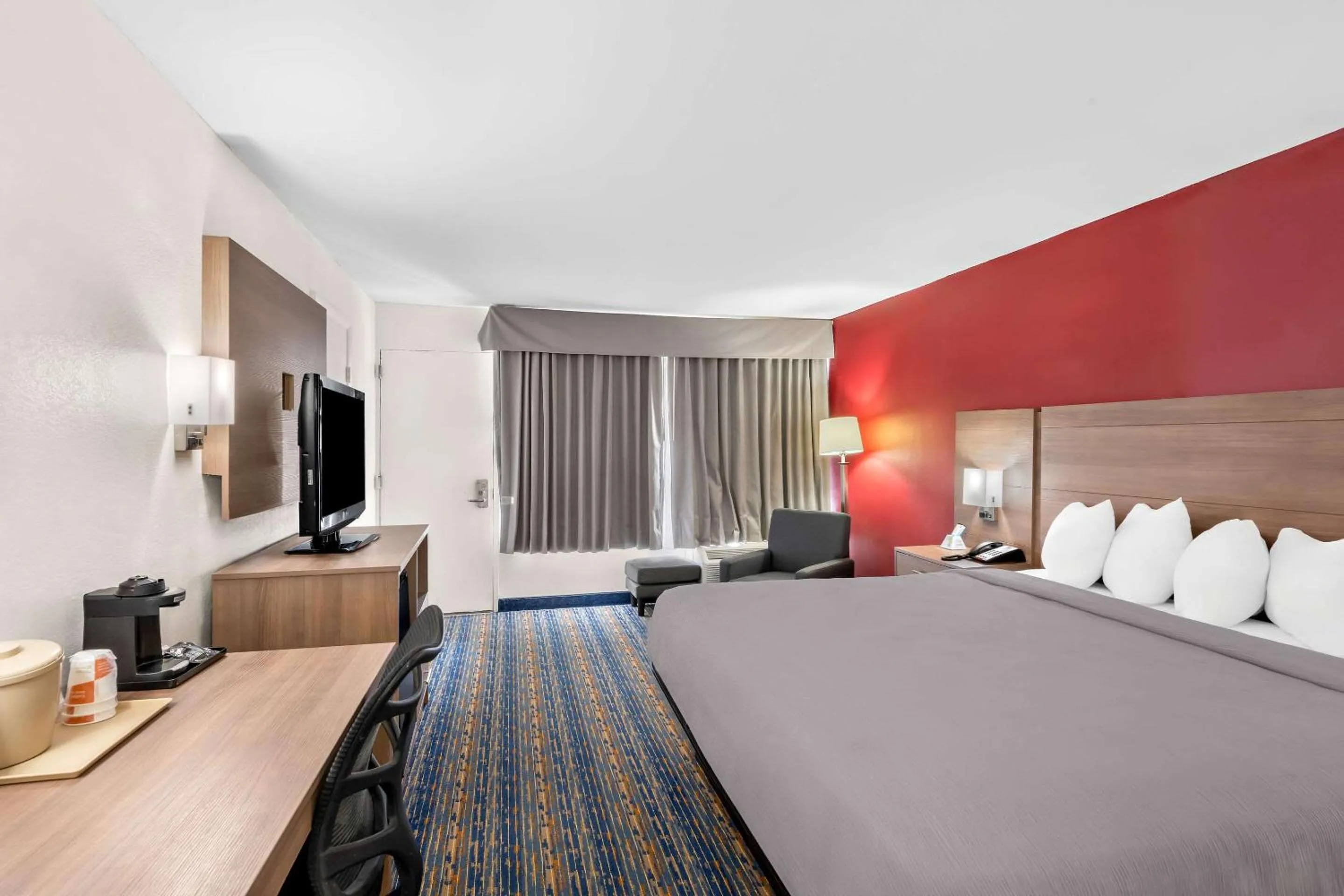 Bedroom, Bed in Quality Inn