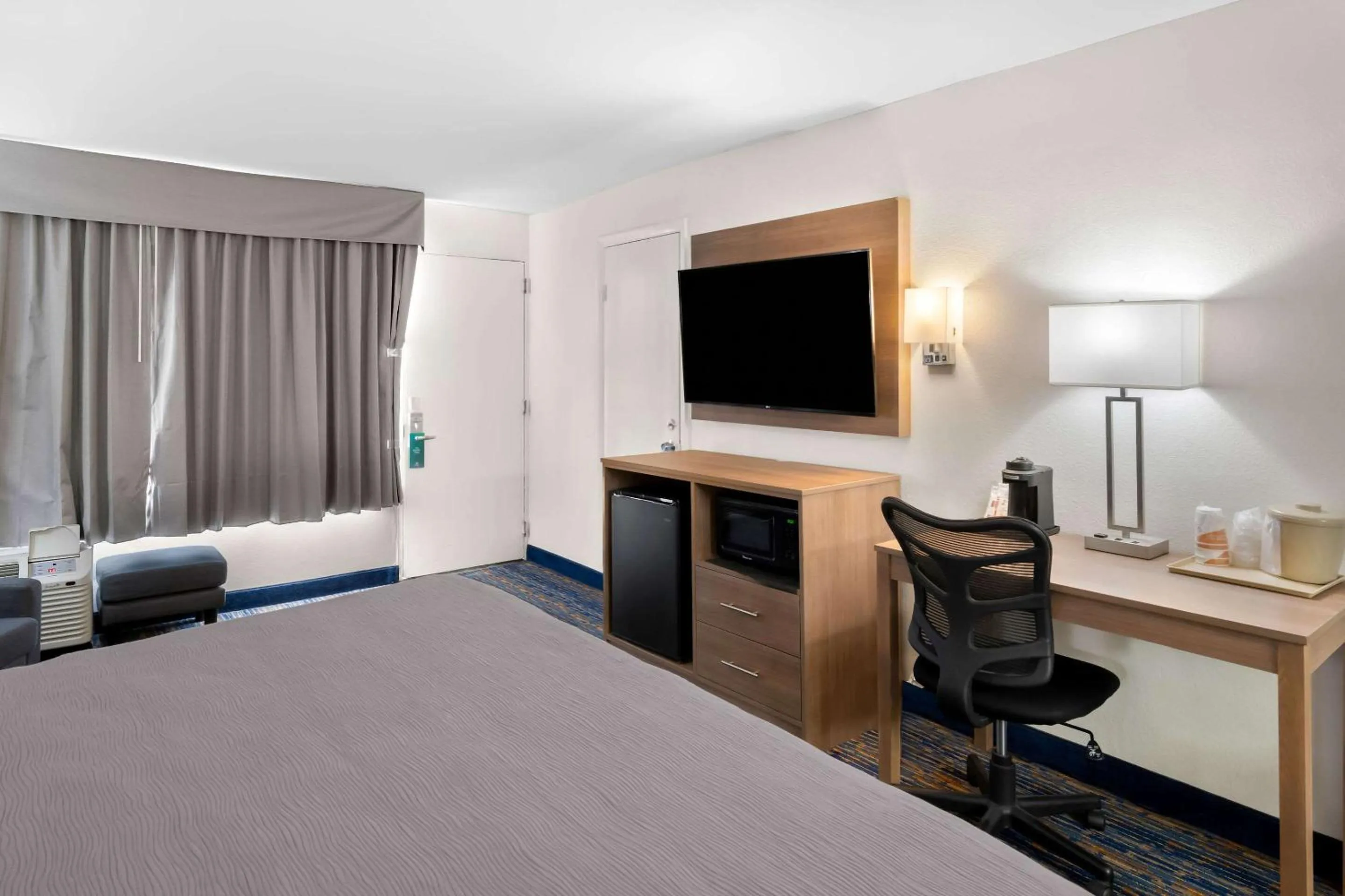 Bedroom, Bed in Quality Inn