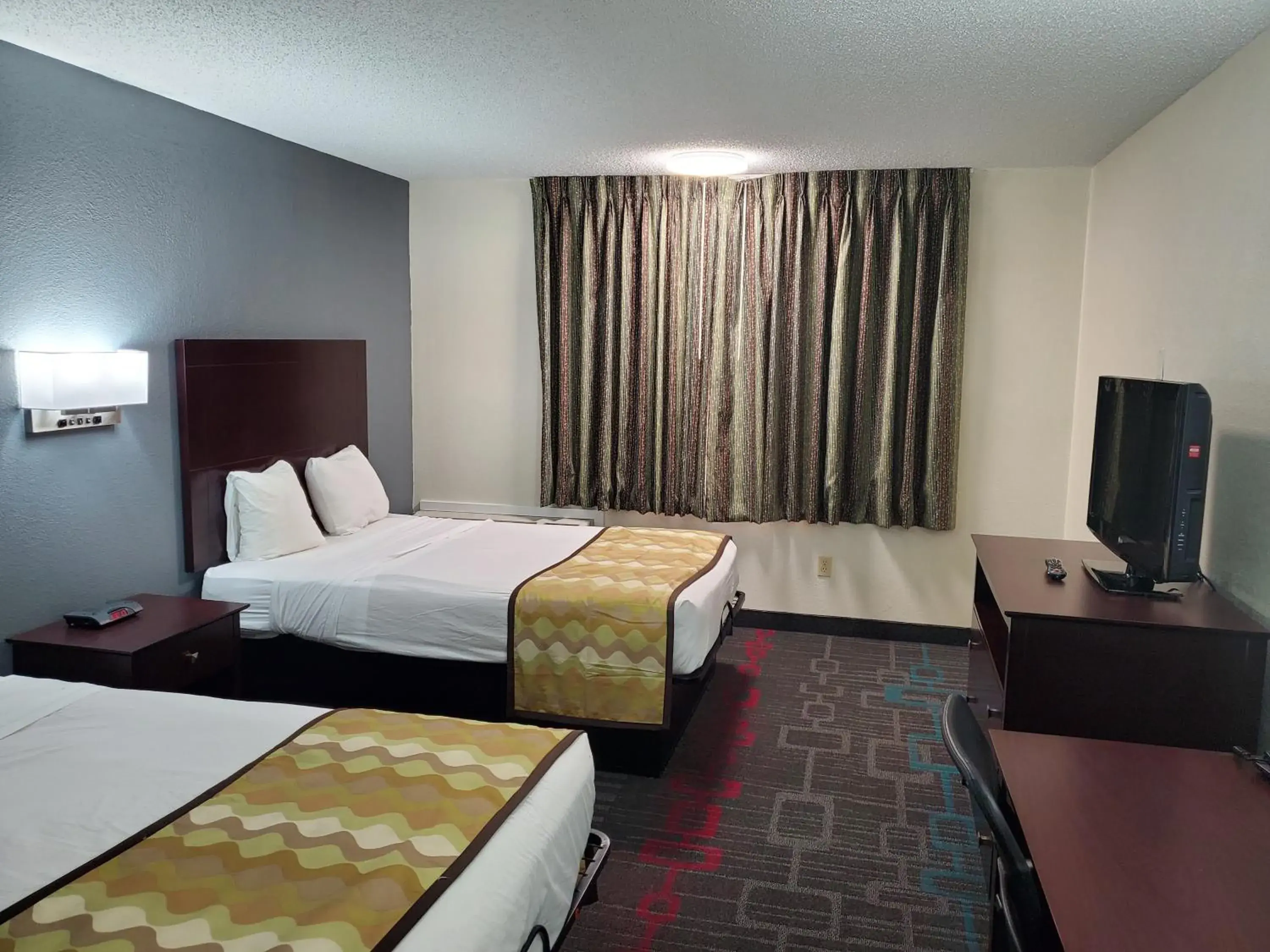 Deluxe Double Room with Two Double Beds - Non-Smoking in Days Inn by Wyndham Lawton Deluxe Double Room with Two Double Beds - Non-Smoking in Days Inn by Wyndham Lawton