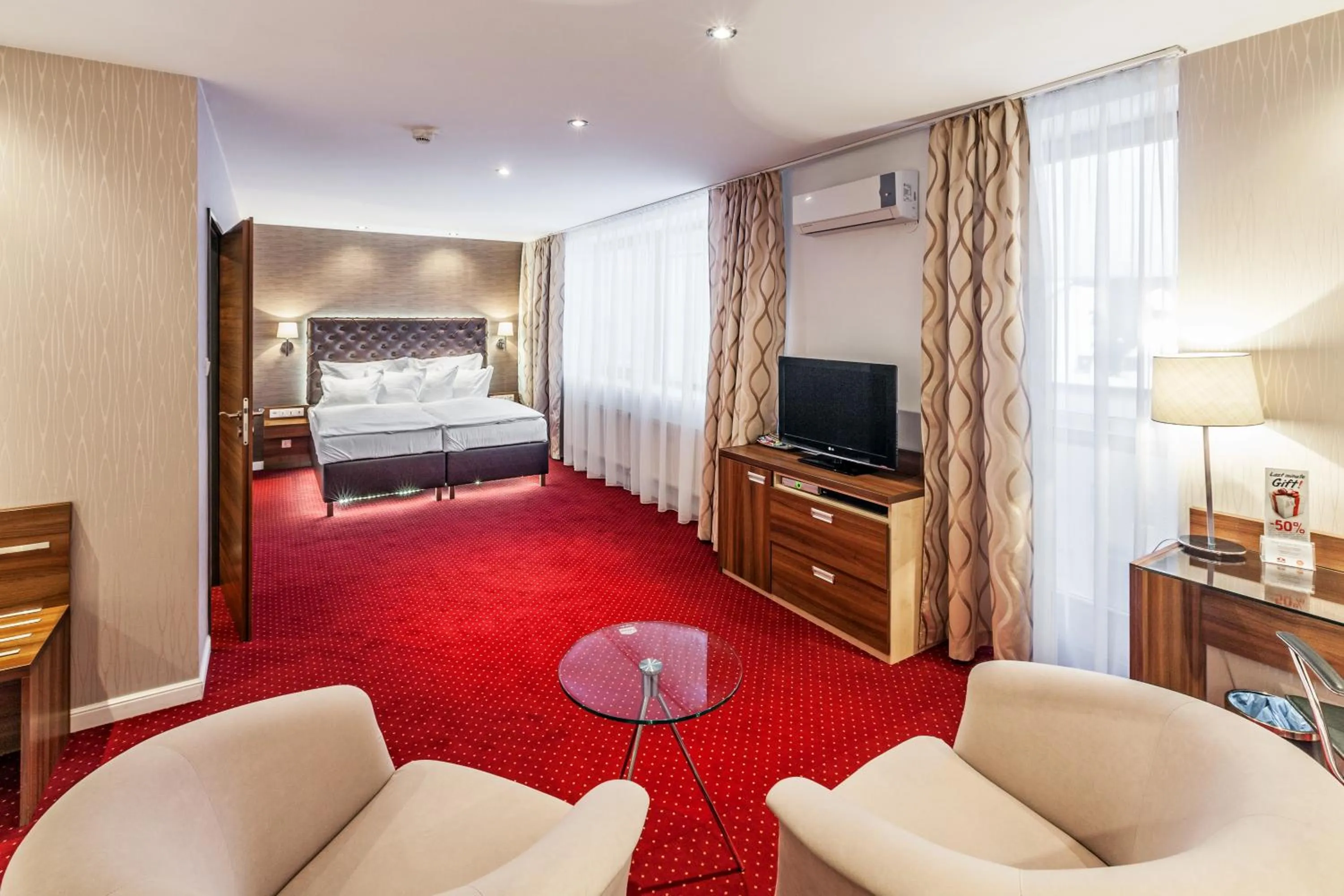 Photo of the whole room, Bed in Pytloun City Boutique Self Check-in Hotel