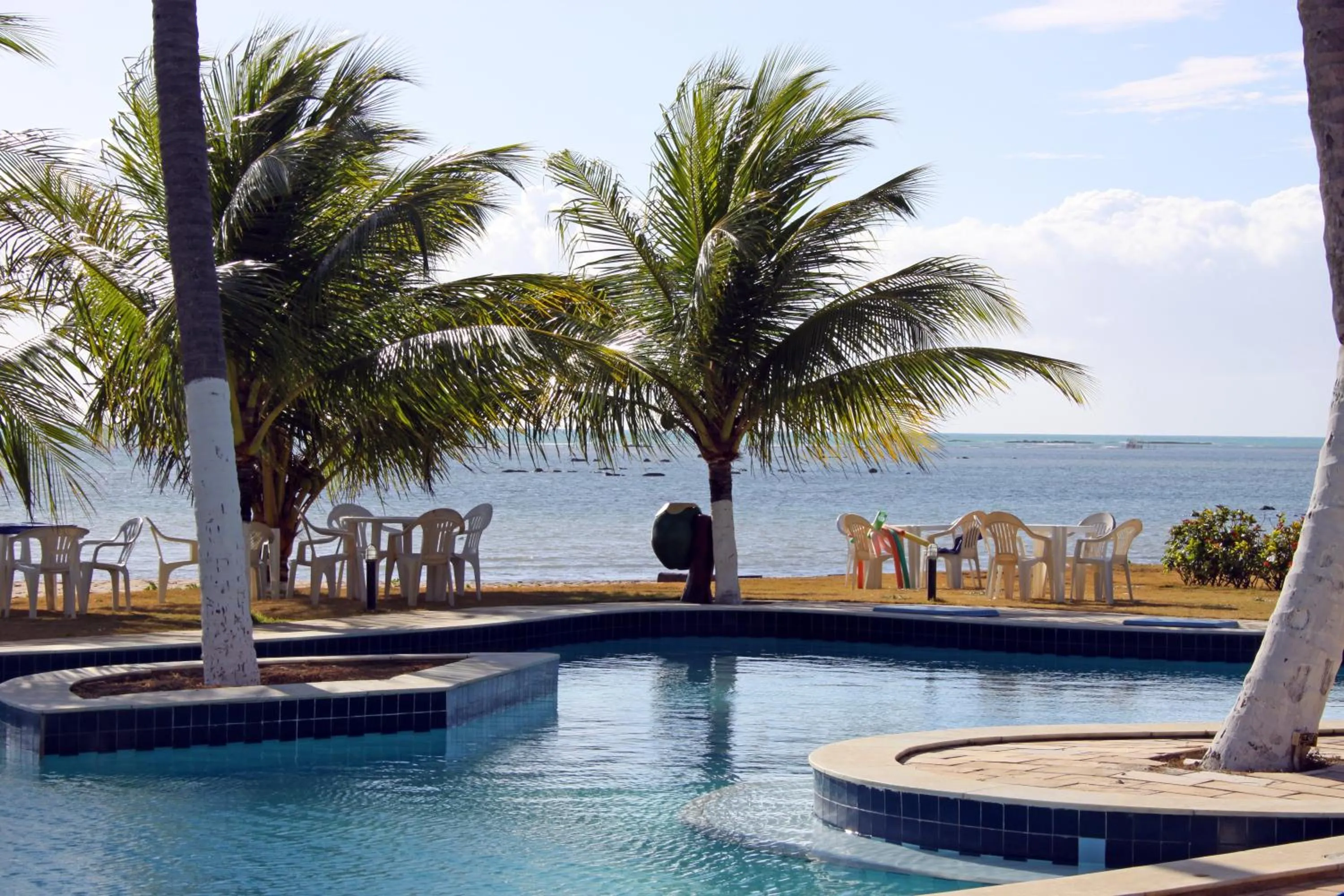 Swimming pool in Albacora Praia Hotel