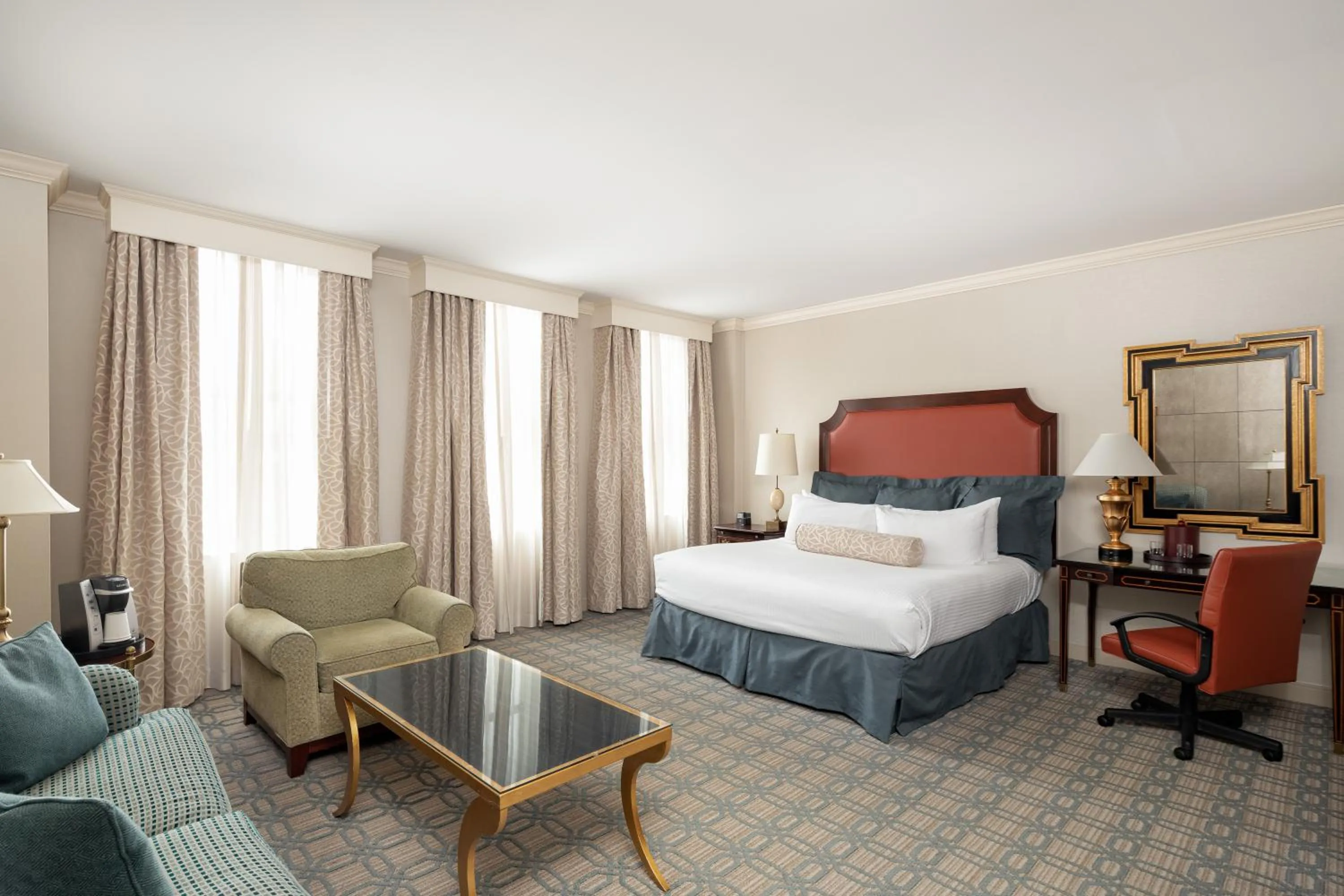 Bedroom, Bed in The Berkeley Hotel