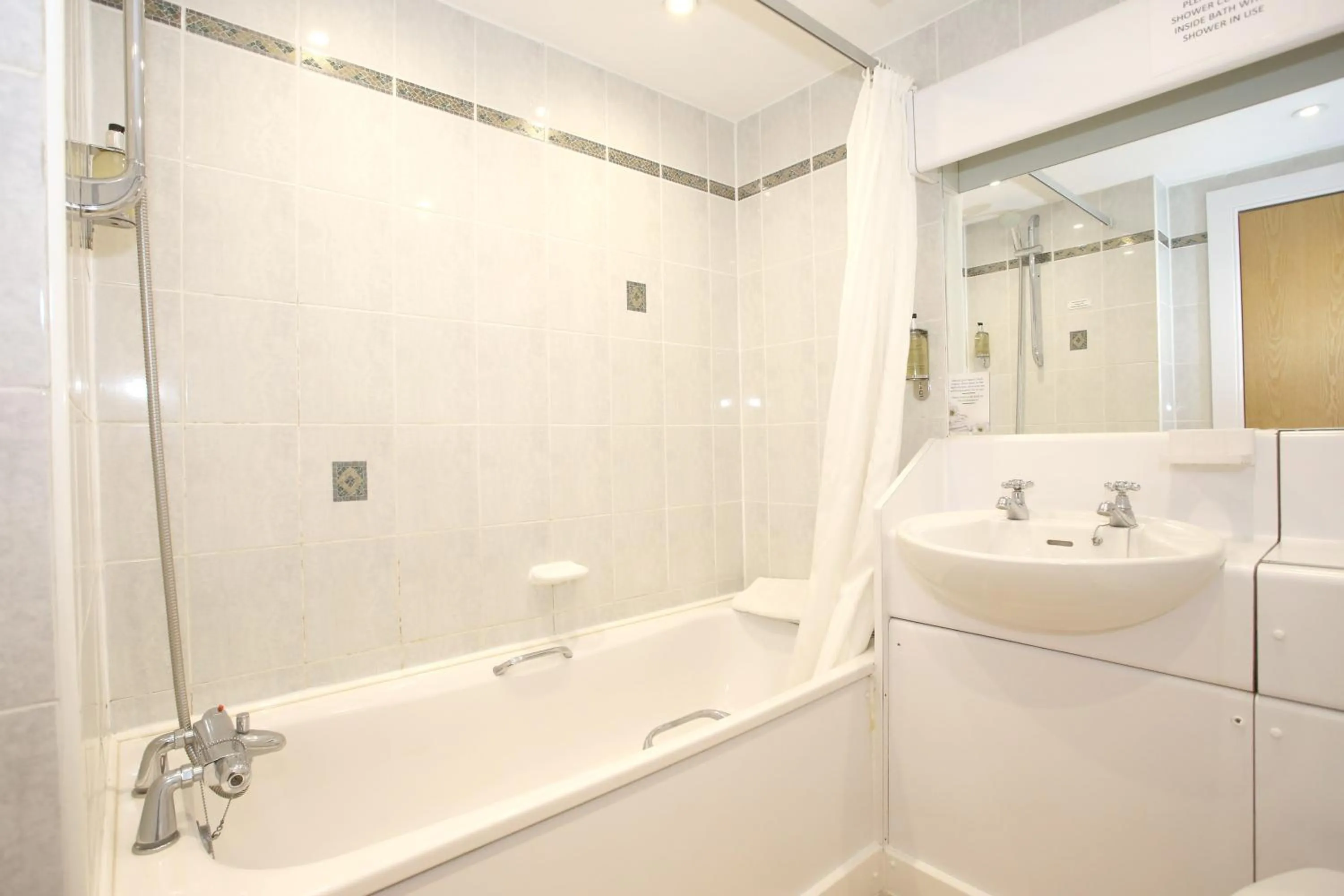 Bathroom in Woodlands Hotel, BW Signature Collection