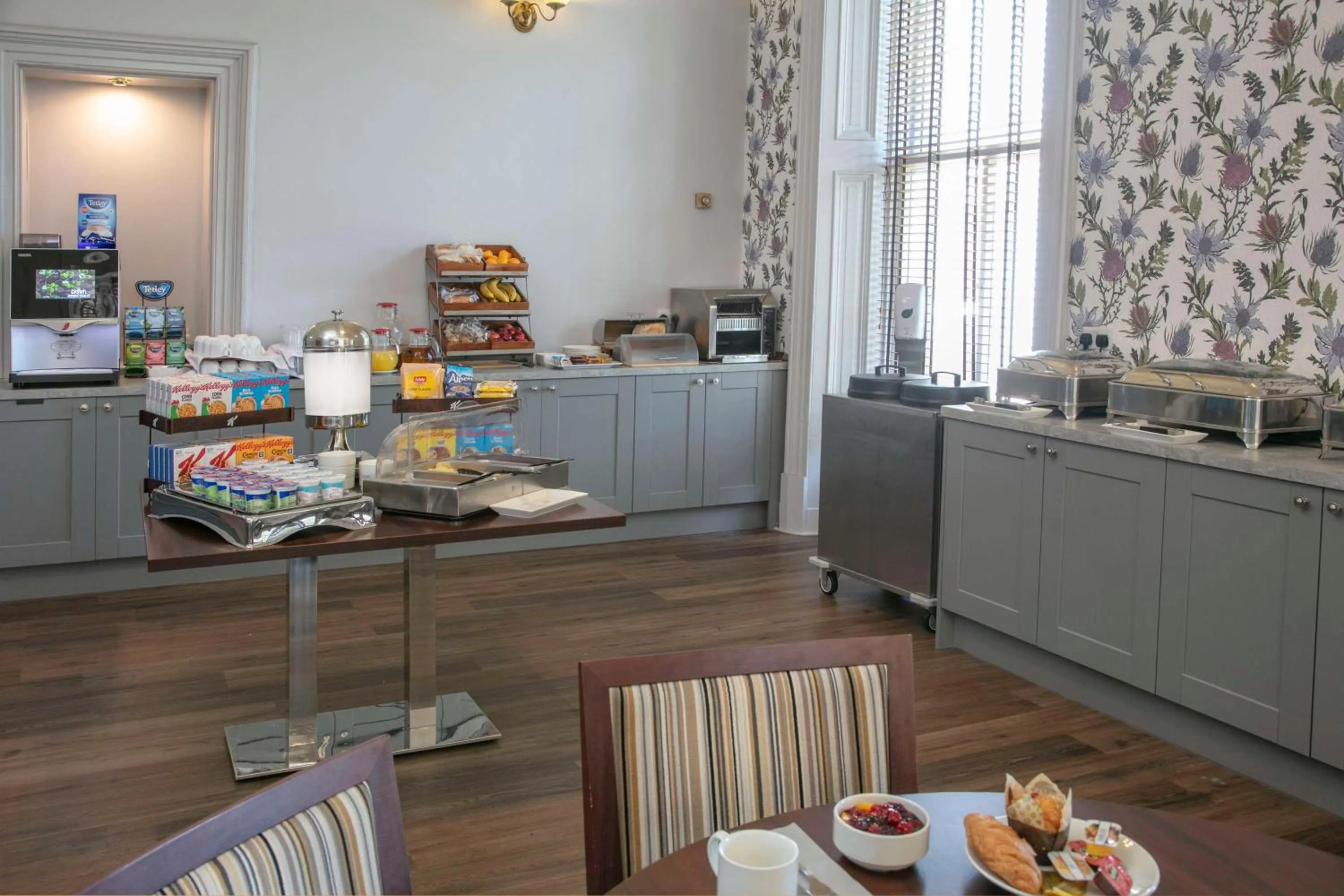 Restaurant/places to eat in Woodlands Hotel, BW Signature Collection