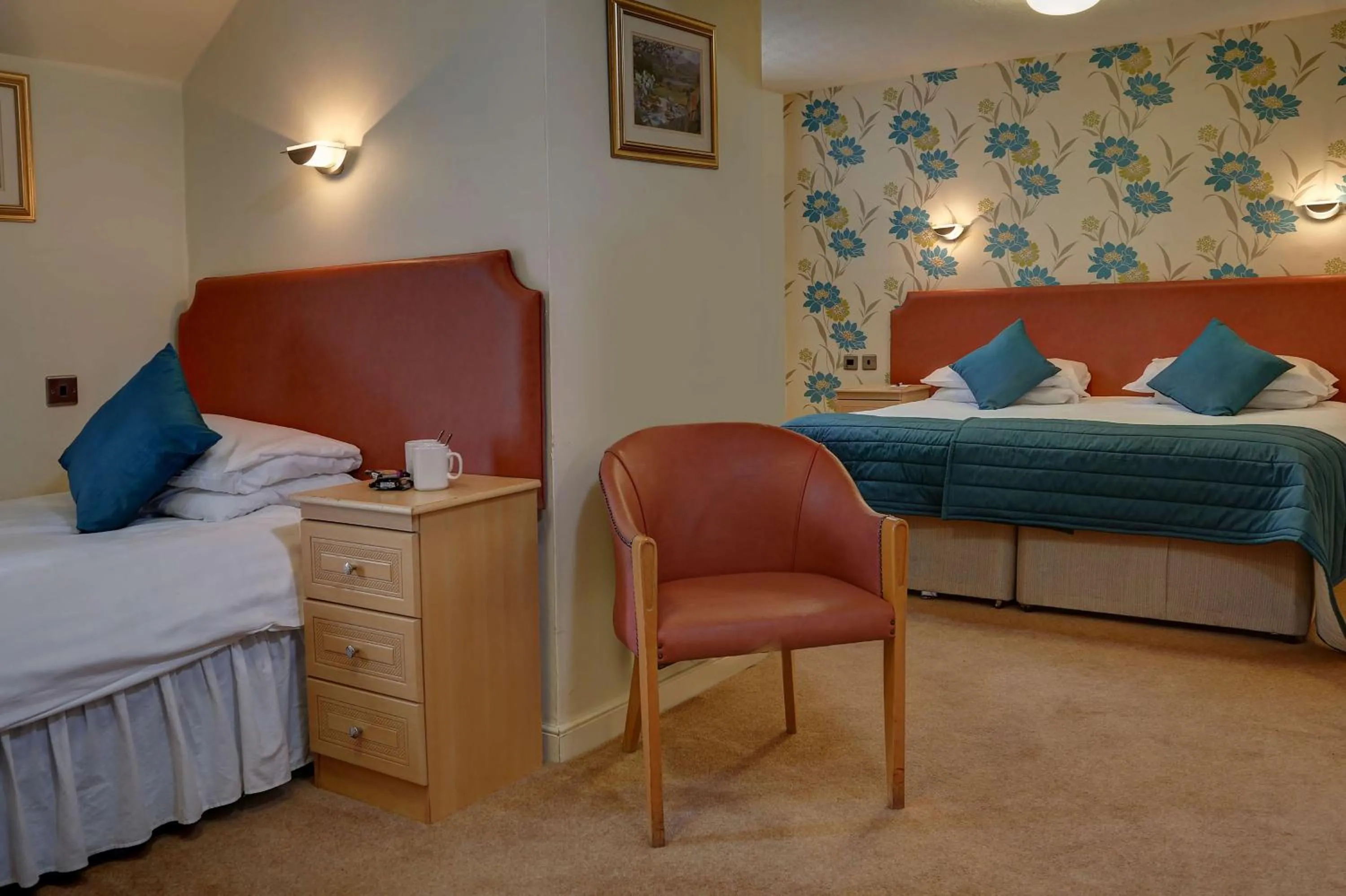 Photo of the whole room, Bed in Woodlands Hotel, BW Signature Collection