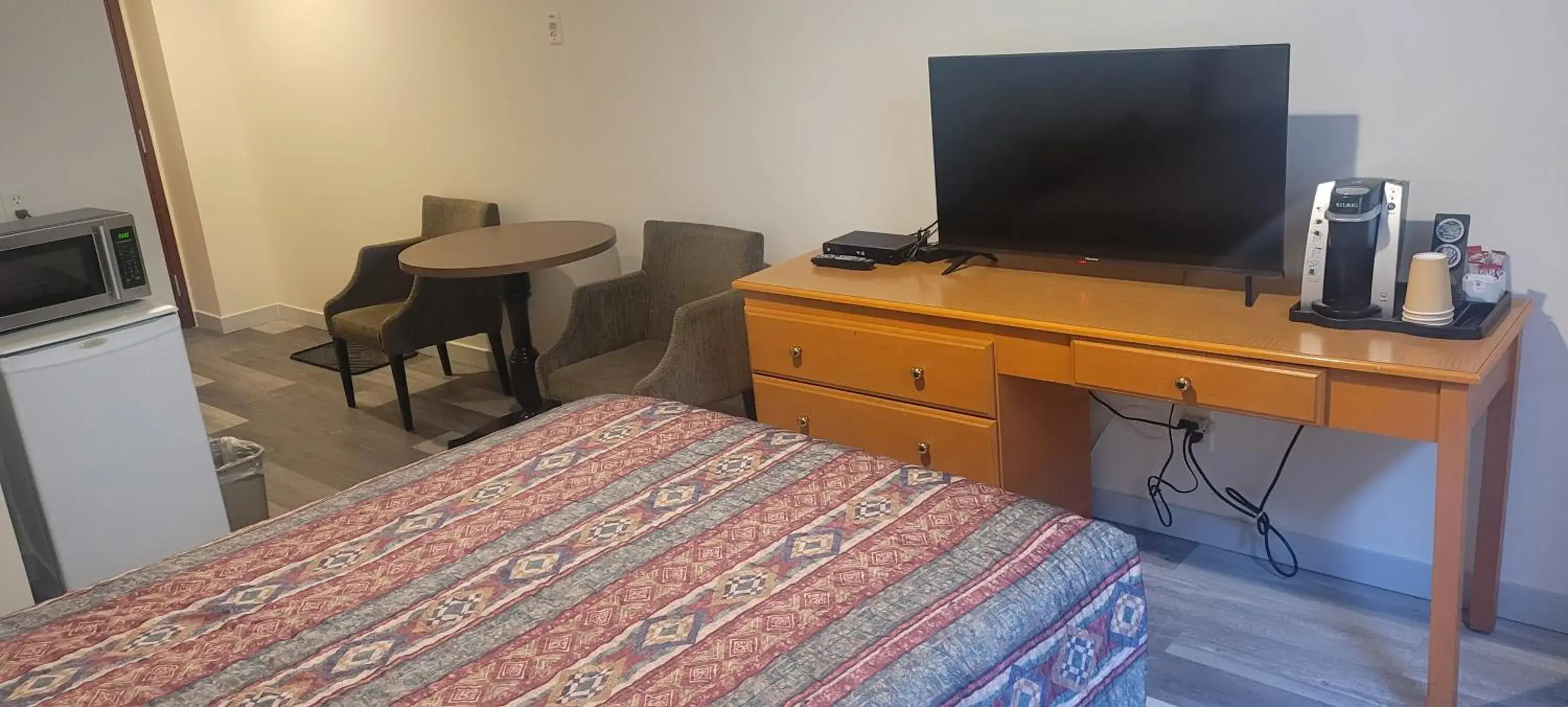 Large Single Room in Ace Inn Large Single Room in Ace Inn