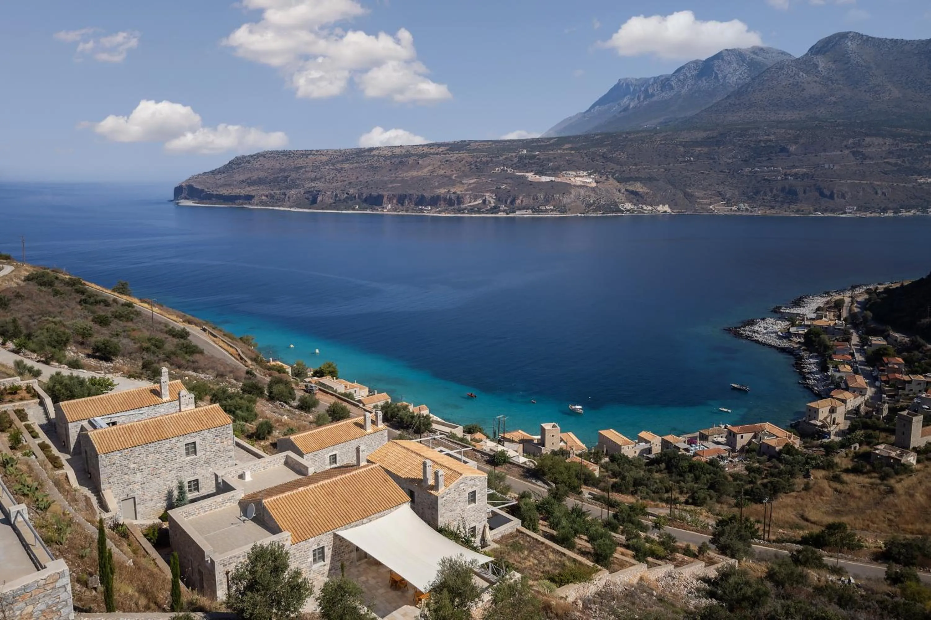 Trapela Limeni Luxury Suites