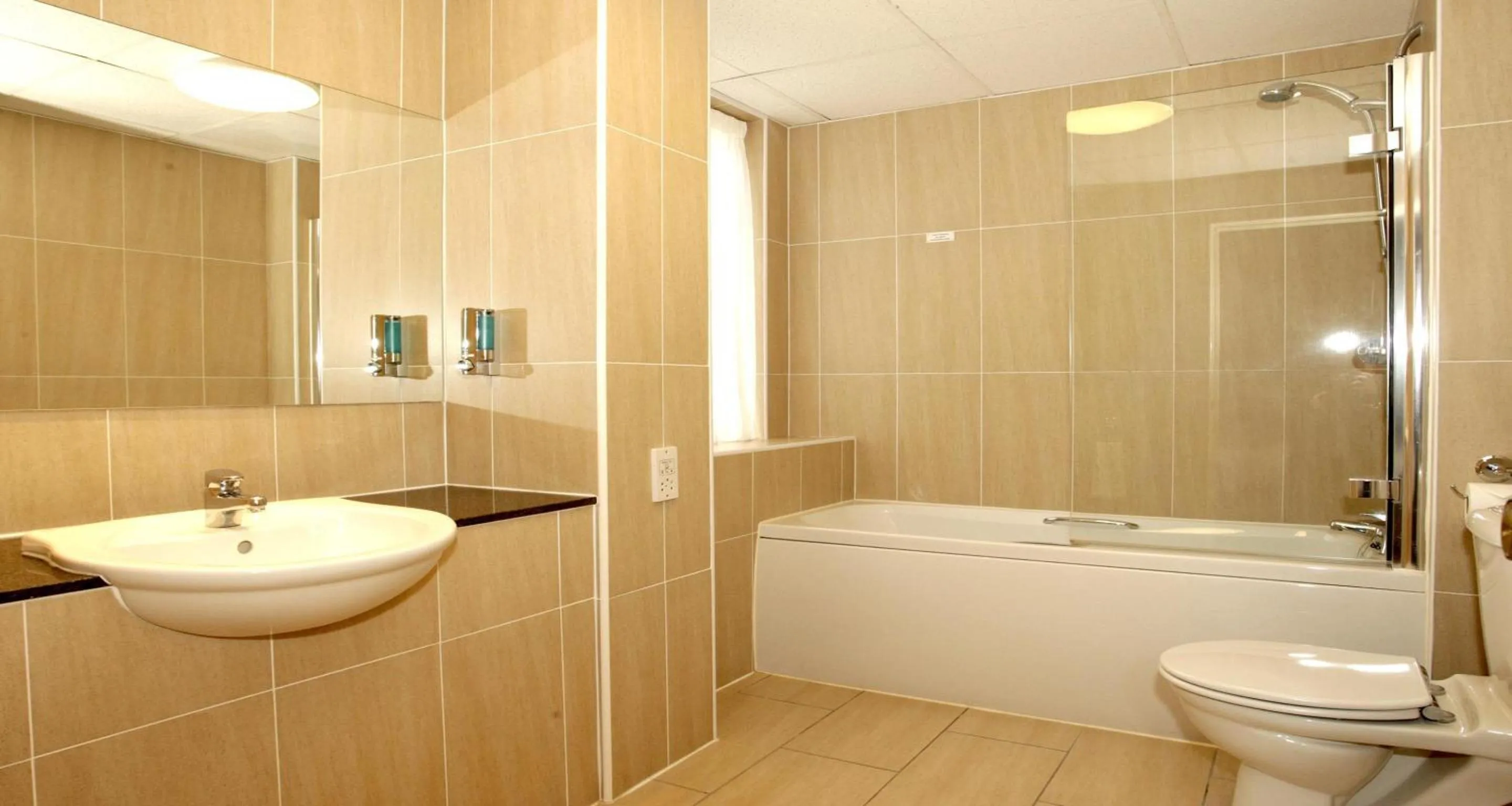 Bedroom in Invercarse Hotel Dundee, BW Signature Collection