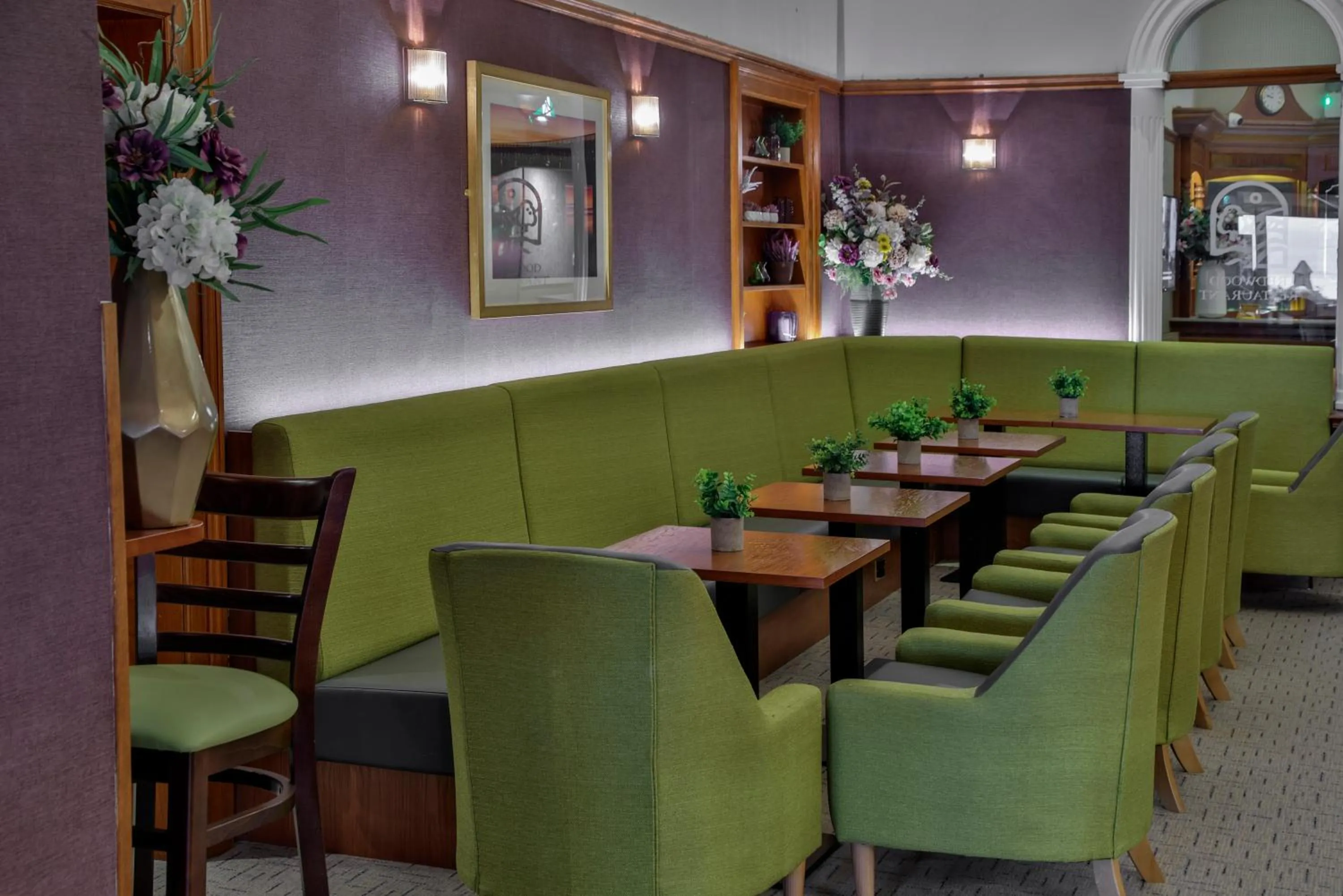 Lounge or bar in Invercarse Hotel Dundee, BW Signature Collection