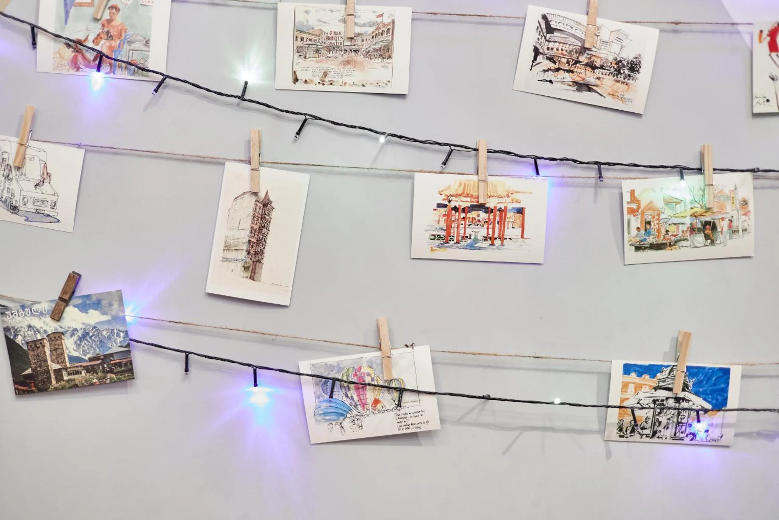 Communal lounge/ TV room in Moosica Hostel