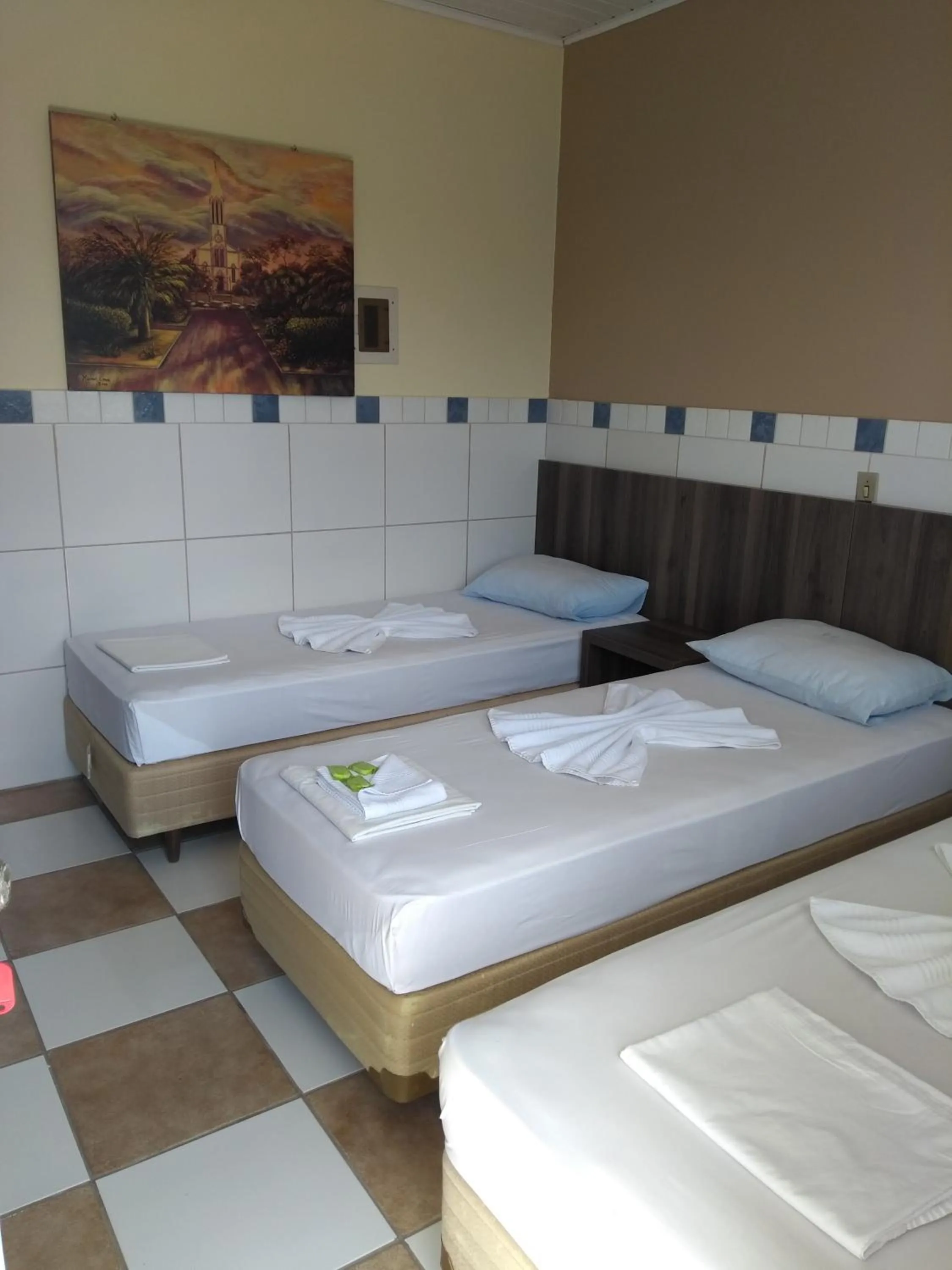 Budget Triple Room in Ville House Hotel Canoas