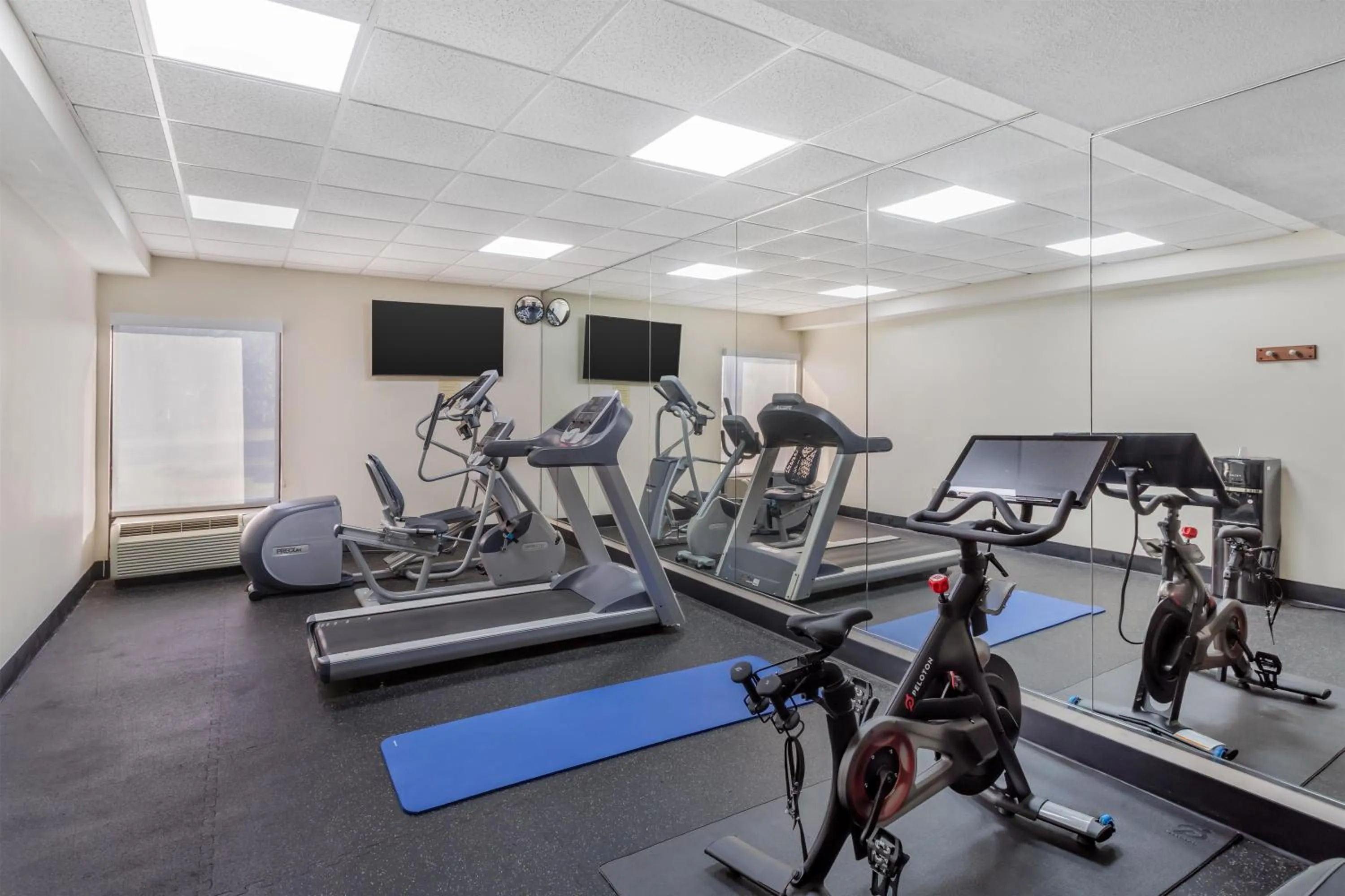 Fitness centre/facilities in Best Western Plus Madison