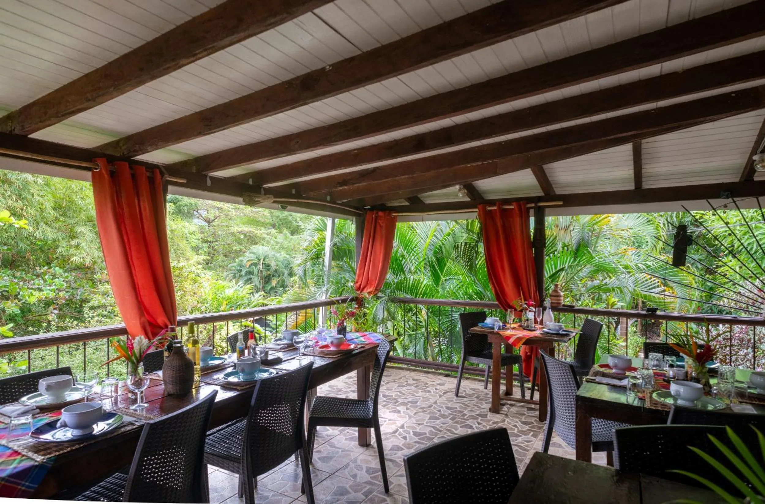 Restaurant/places to eat in Hibiscus Valley Inn