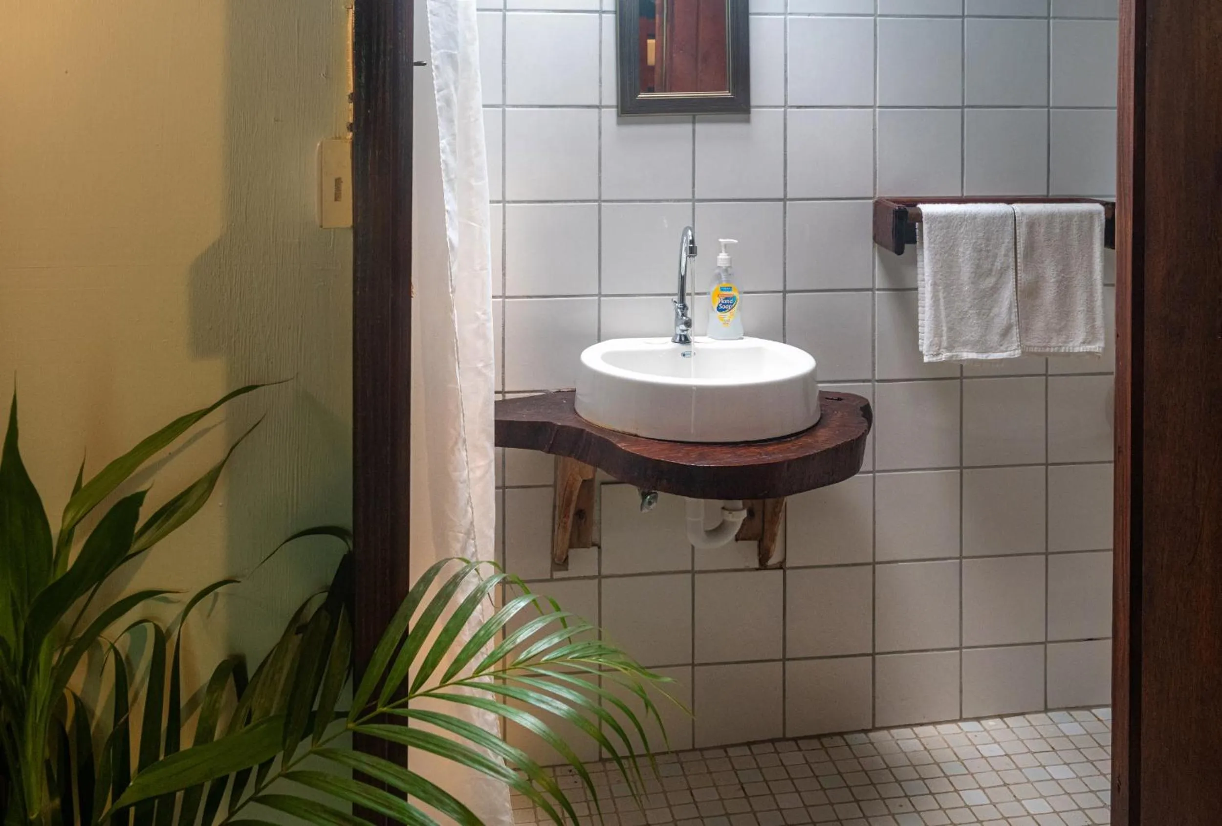 Bathroom in Hibiscus Valley Inn