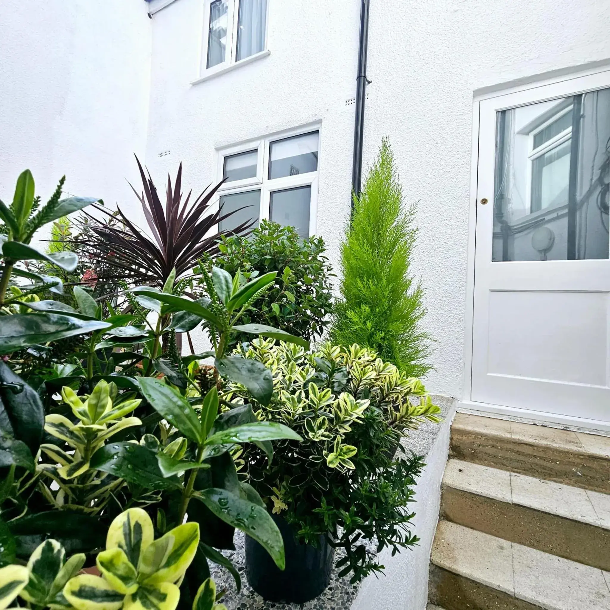 Inner courtyard view in Mentone Hotel Inner courtyard view in Mentone Hotel
