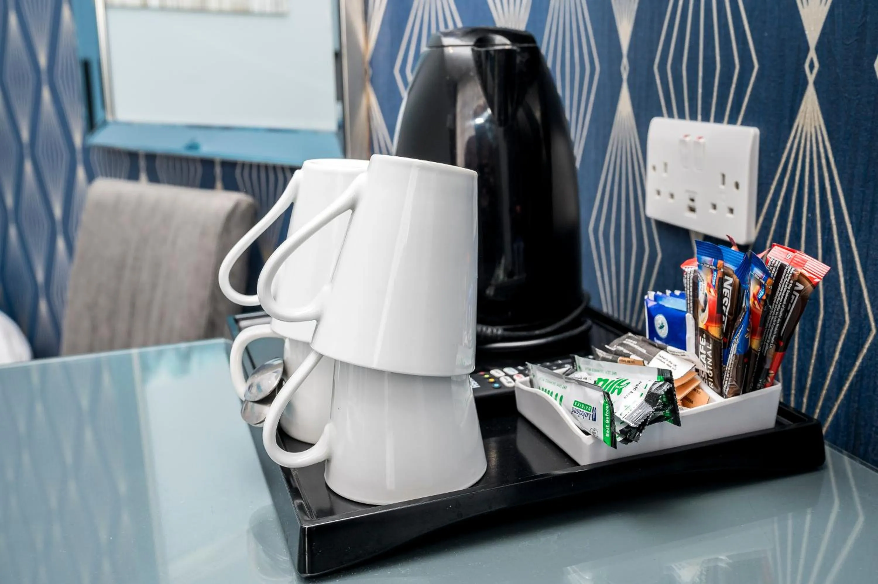 Coffee/tea facilities in Mentone Hotel