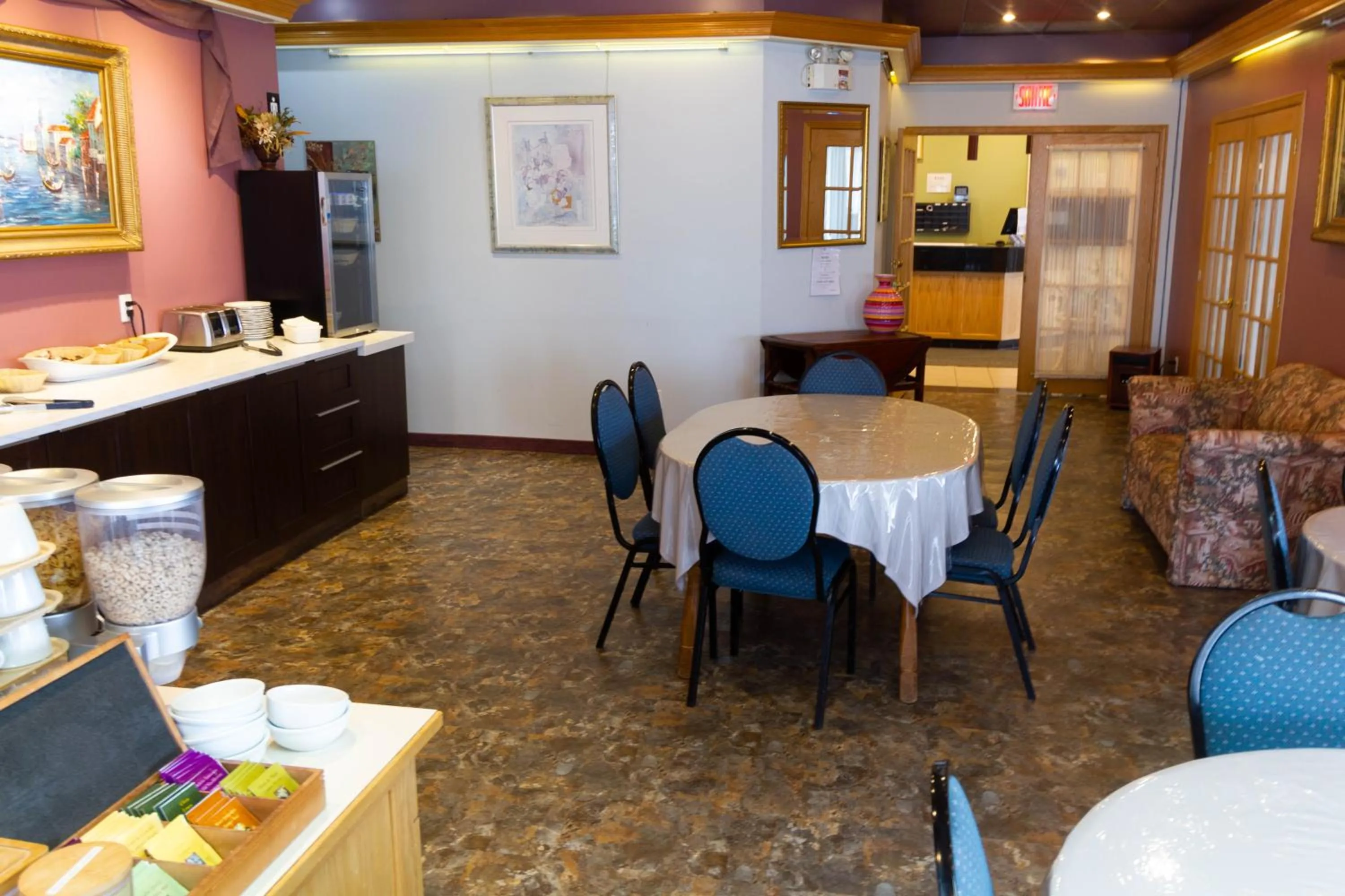 Continental breakfast in Auberge La Rocaille