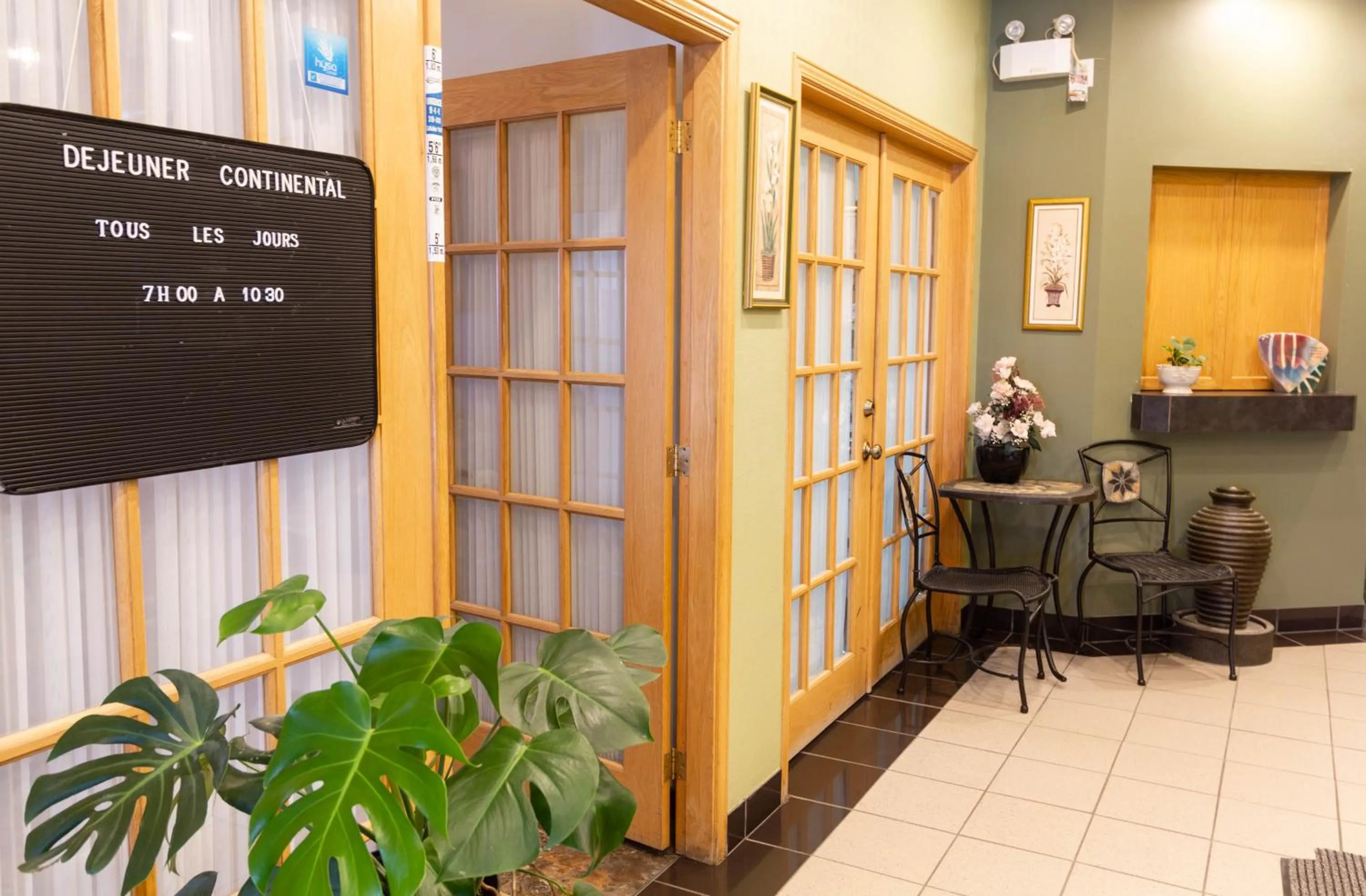 Lobby or reception in Auberge La Rocaille