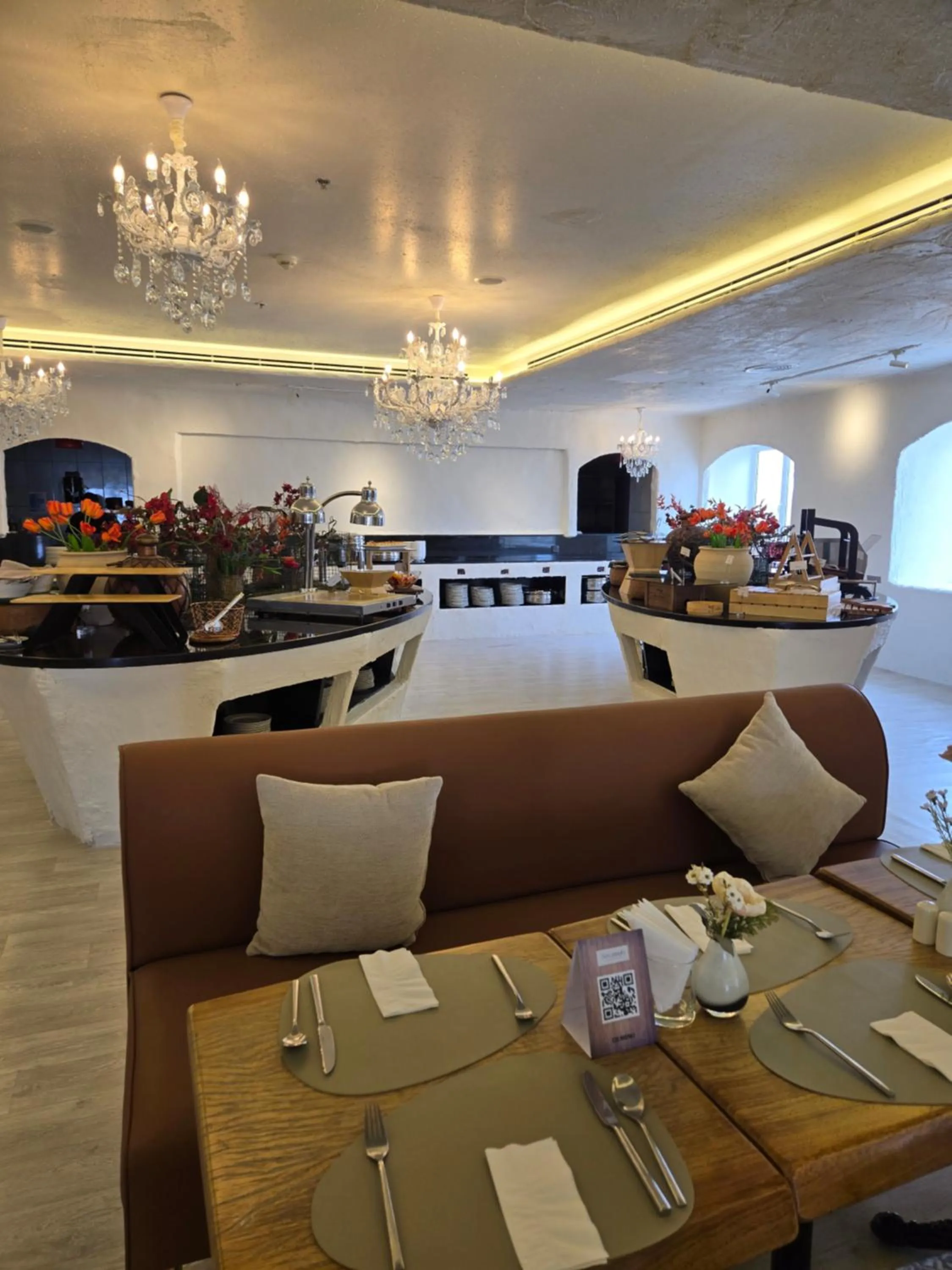 Restaurant/places to eat in Fraser Suites Muscat