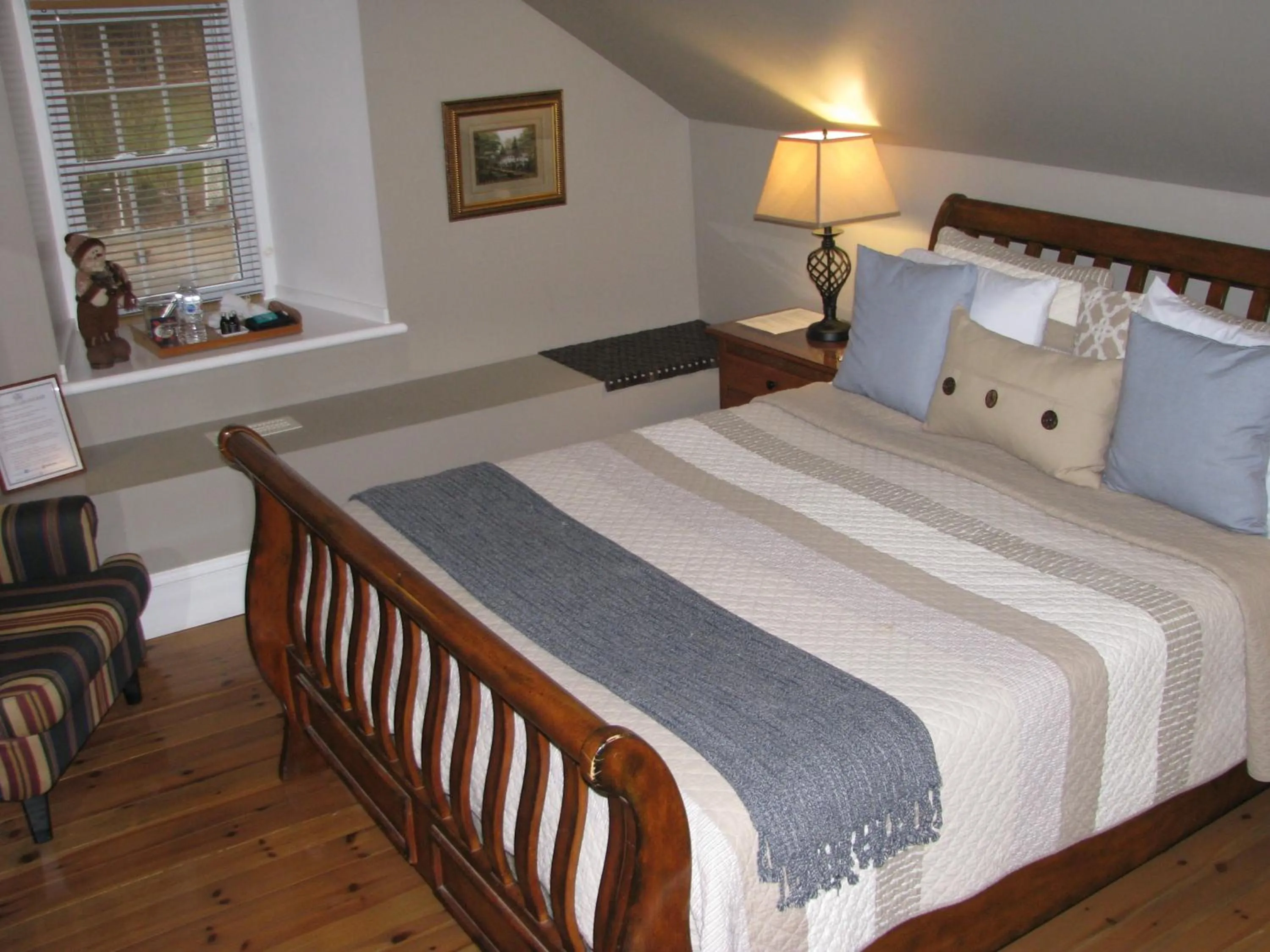 Bed in Clyde Hall Bed and Breakfast