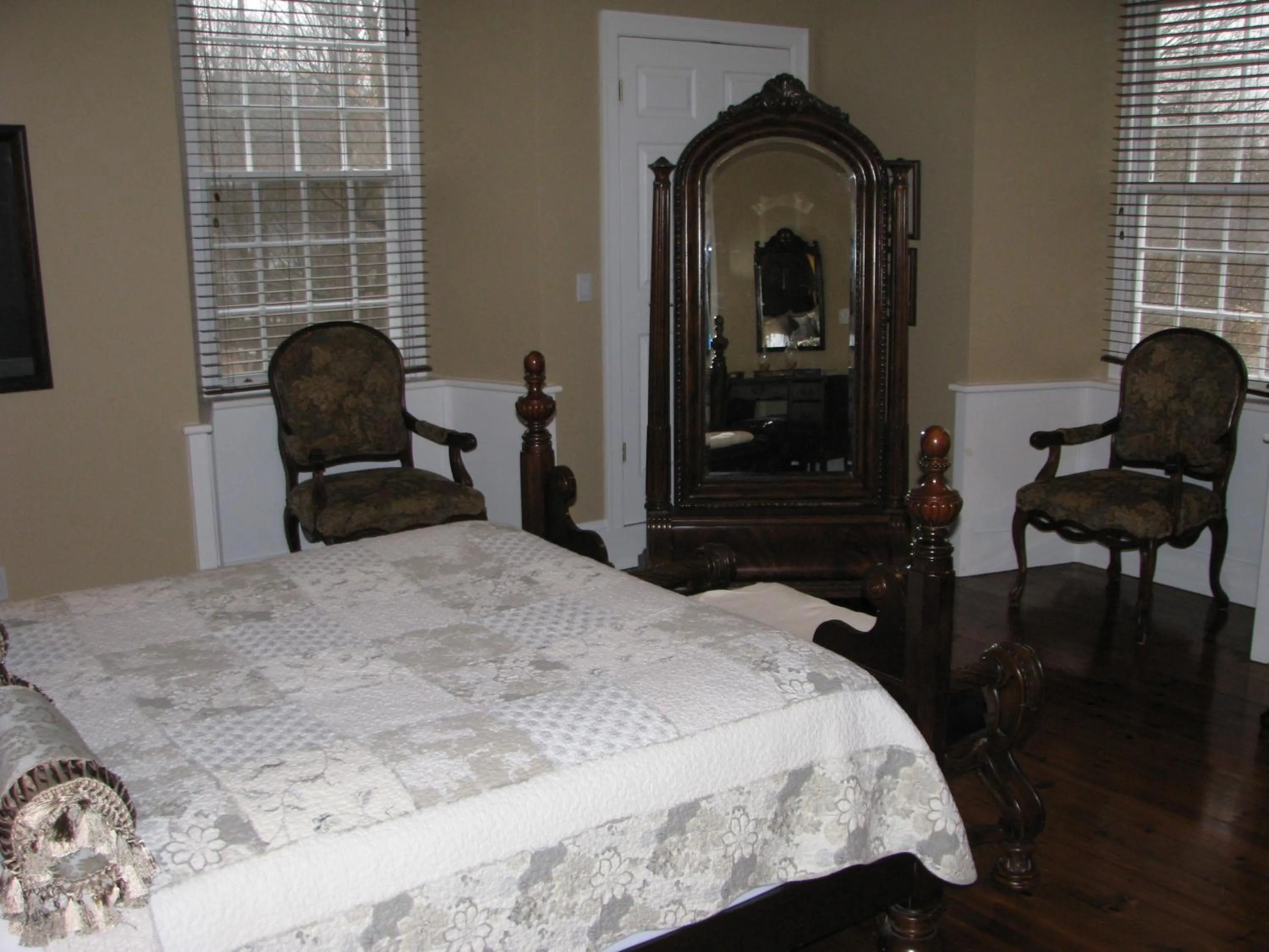 Bed in Clyde Hall Bed and Breakfast