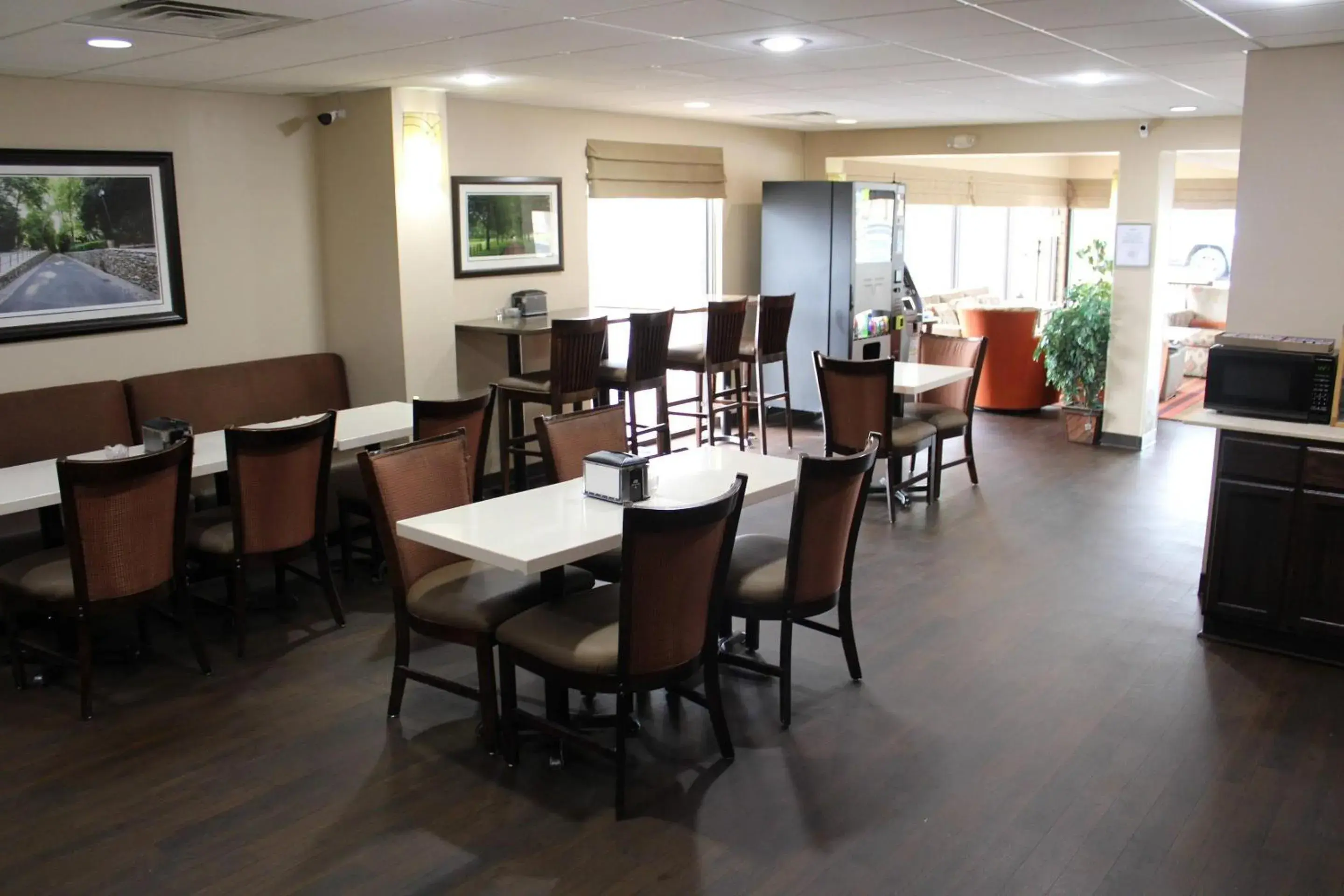 Breakfast in Rodeway Inn Breakfast in Rodeway Inn