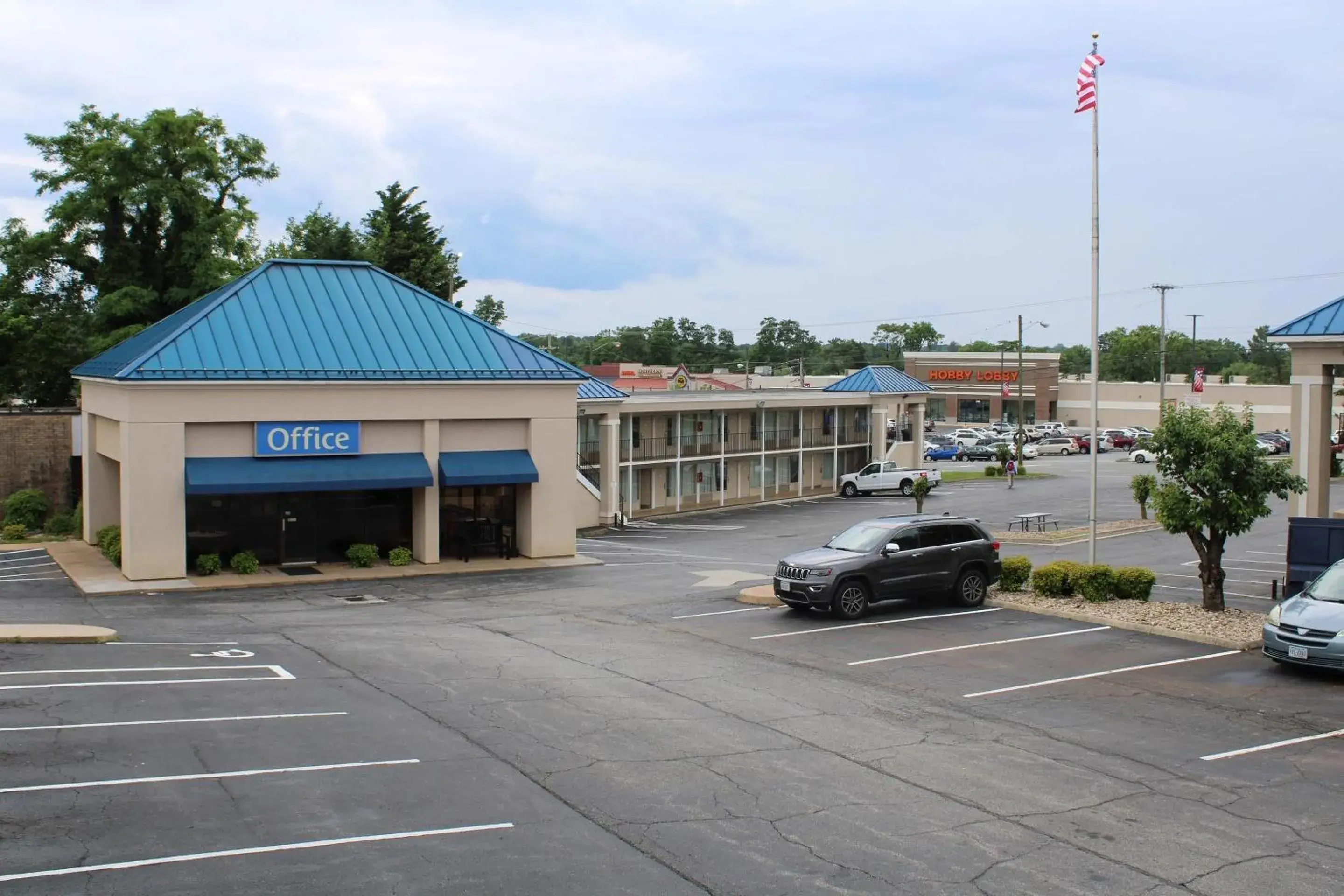 Property building in Rodeway Inn Property building in Rodeway Inn