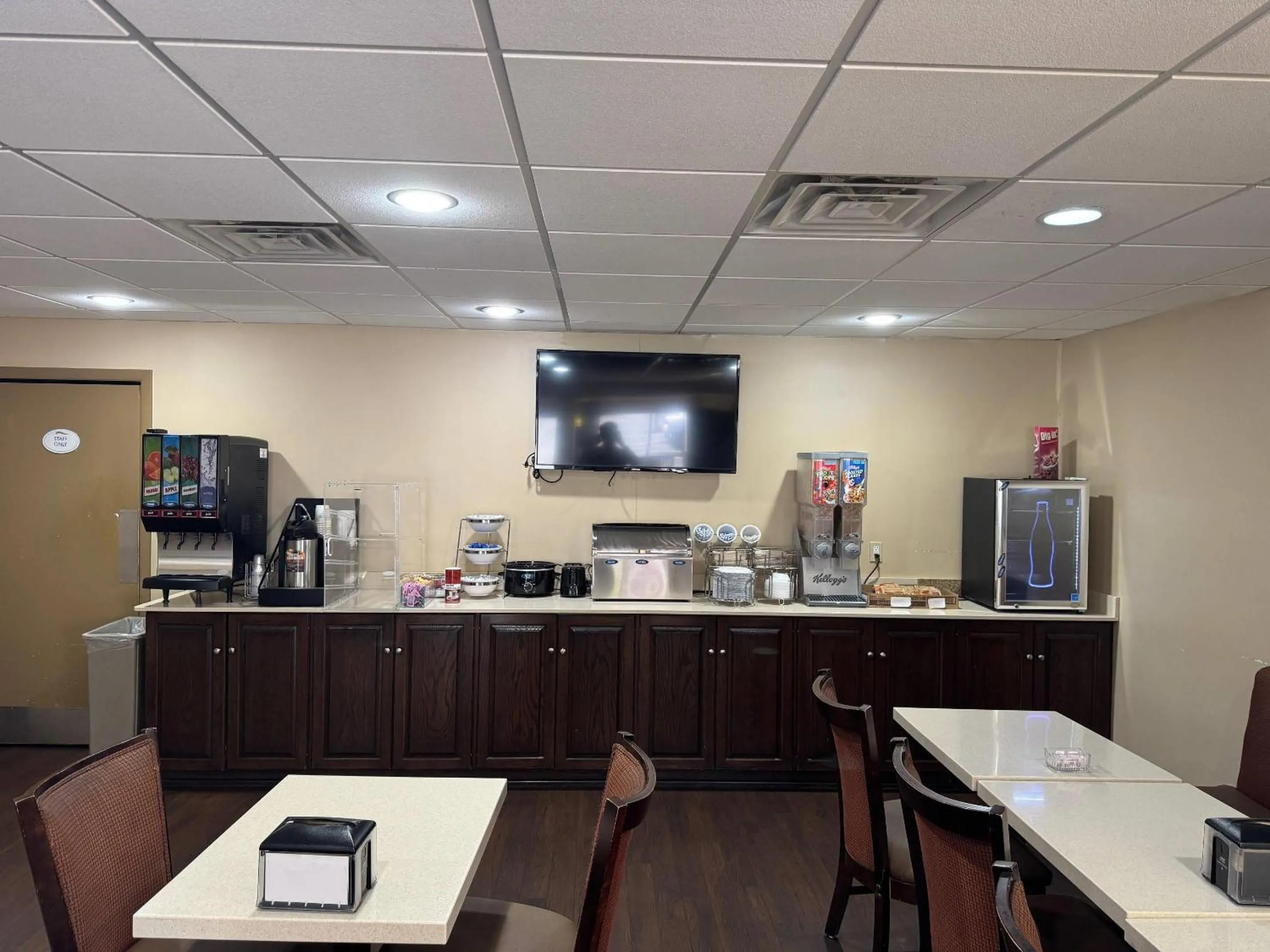 Breakfast in Rodeway Inn