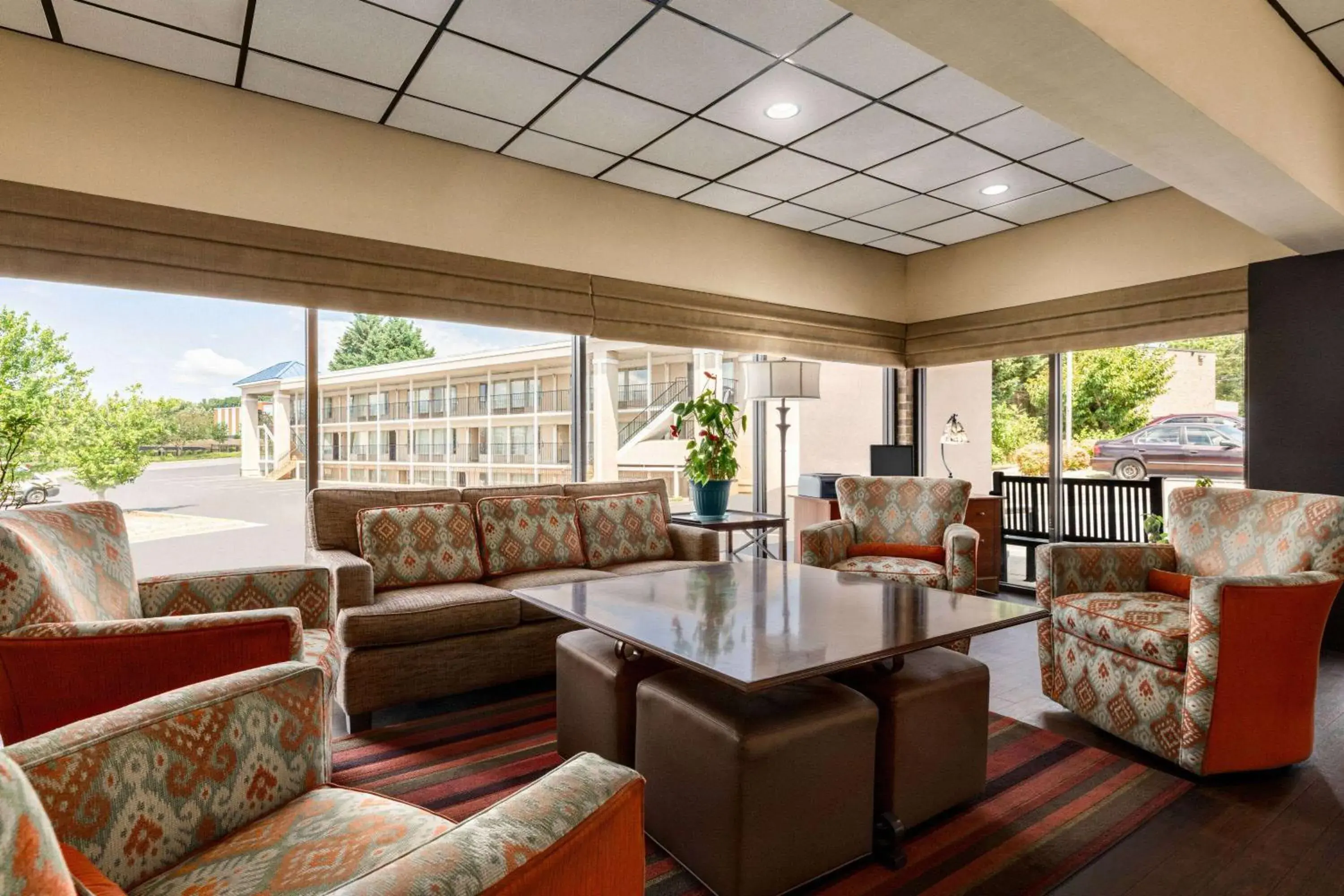 Lobby or reception in Baymont by Wyndham Lynchburg Lobby or reception in Baymont by Wyndham Lynchburg