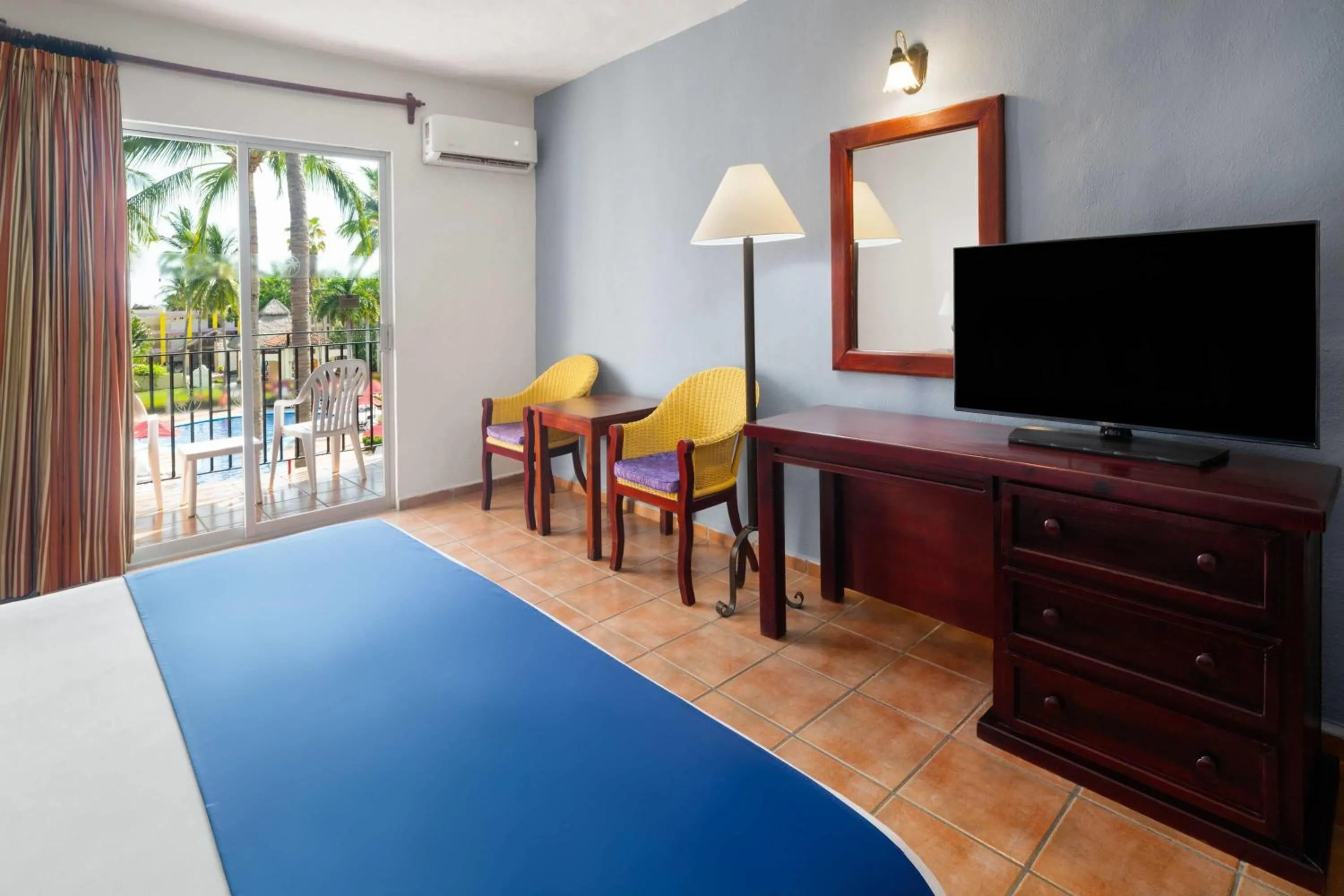 Photo of the whole room in Grand Decameron Complex Bucerias, A Trademark All-Inclusive Resort