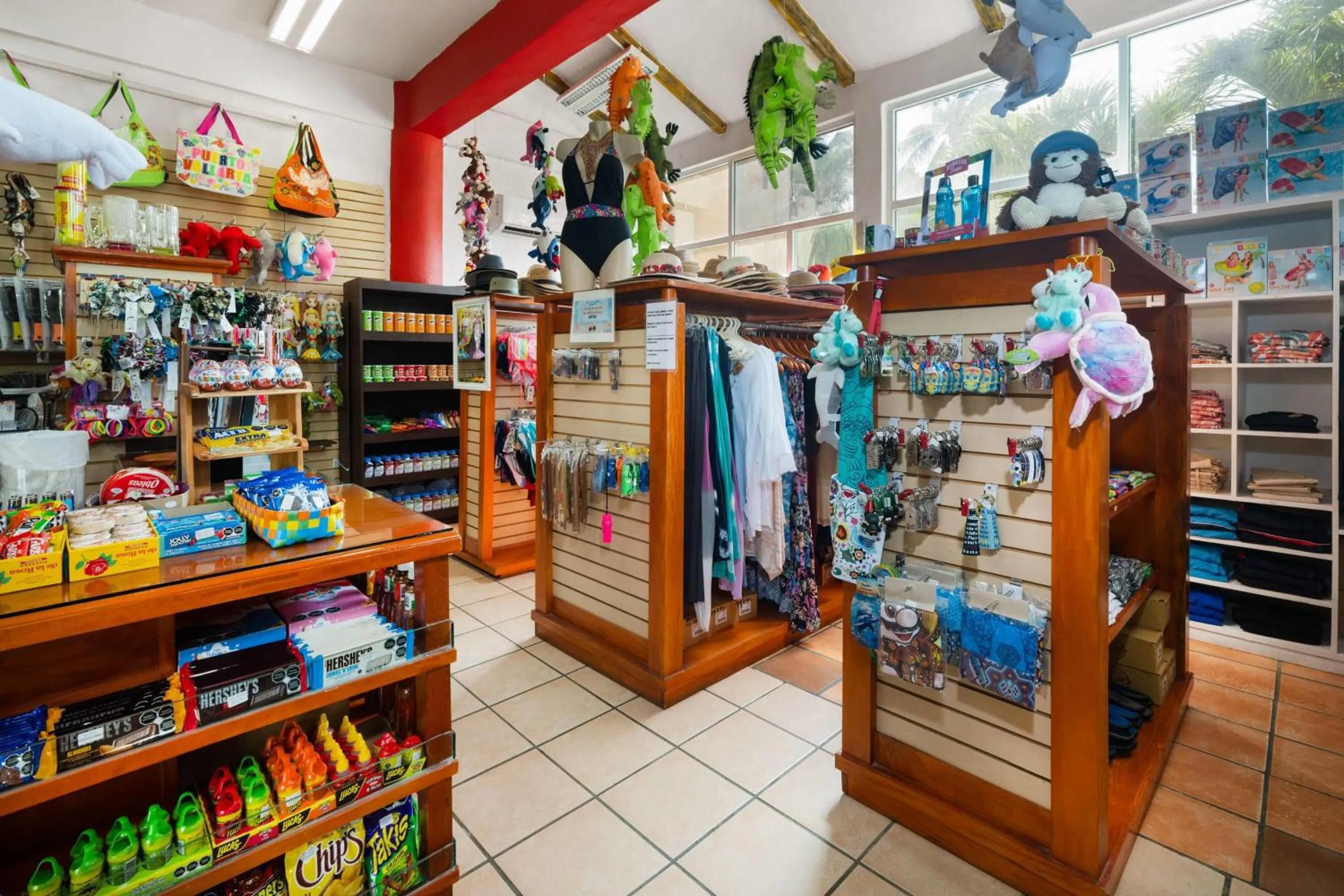 On-site shops in Grand Decameron Complex Bucerias, A Trademark All-Inclusive Resort