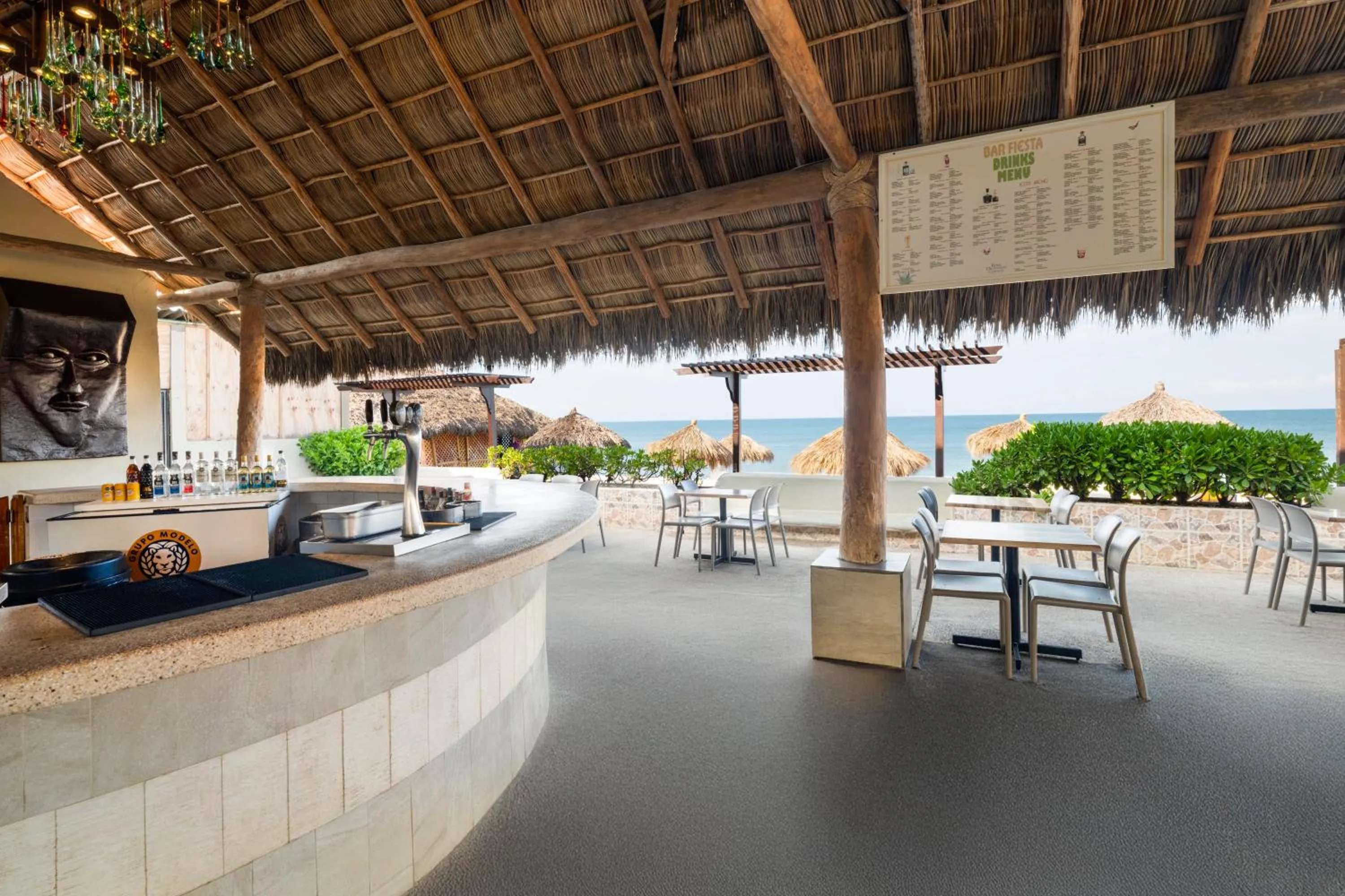 Lounge or bar in Grand Decameron Complex Bucerias, A Trademark All-Inclusive Resort