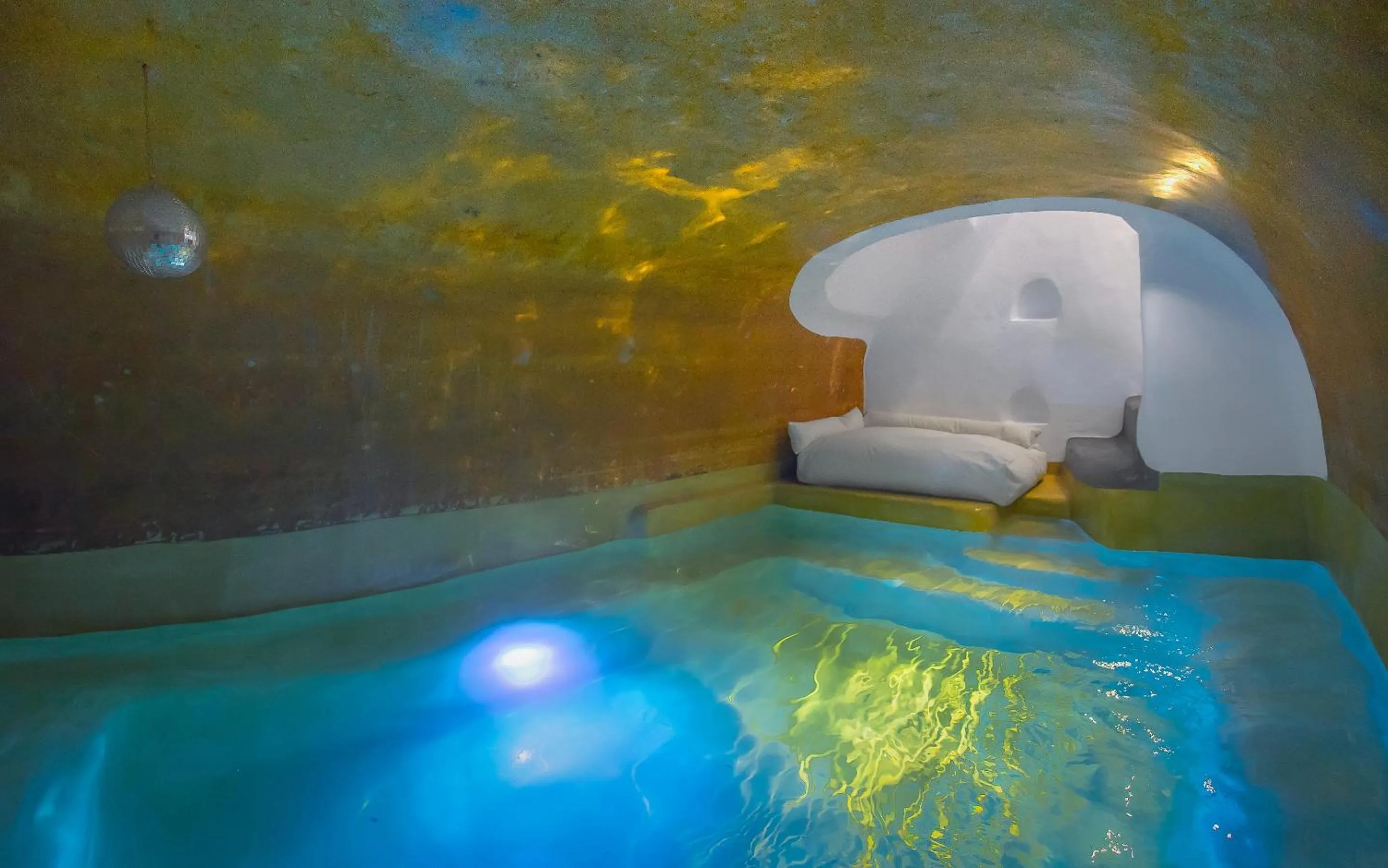 Swimming pool in Sophia Finikia Villas