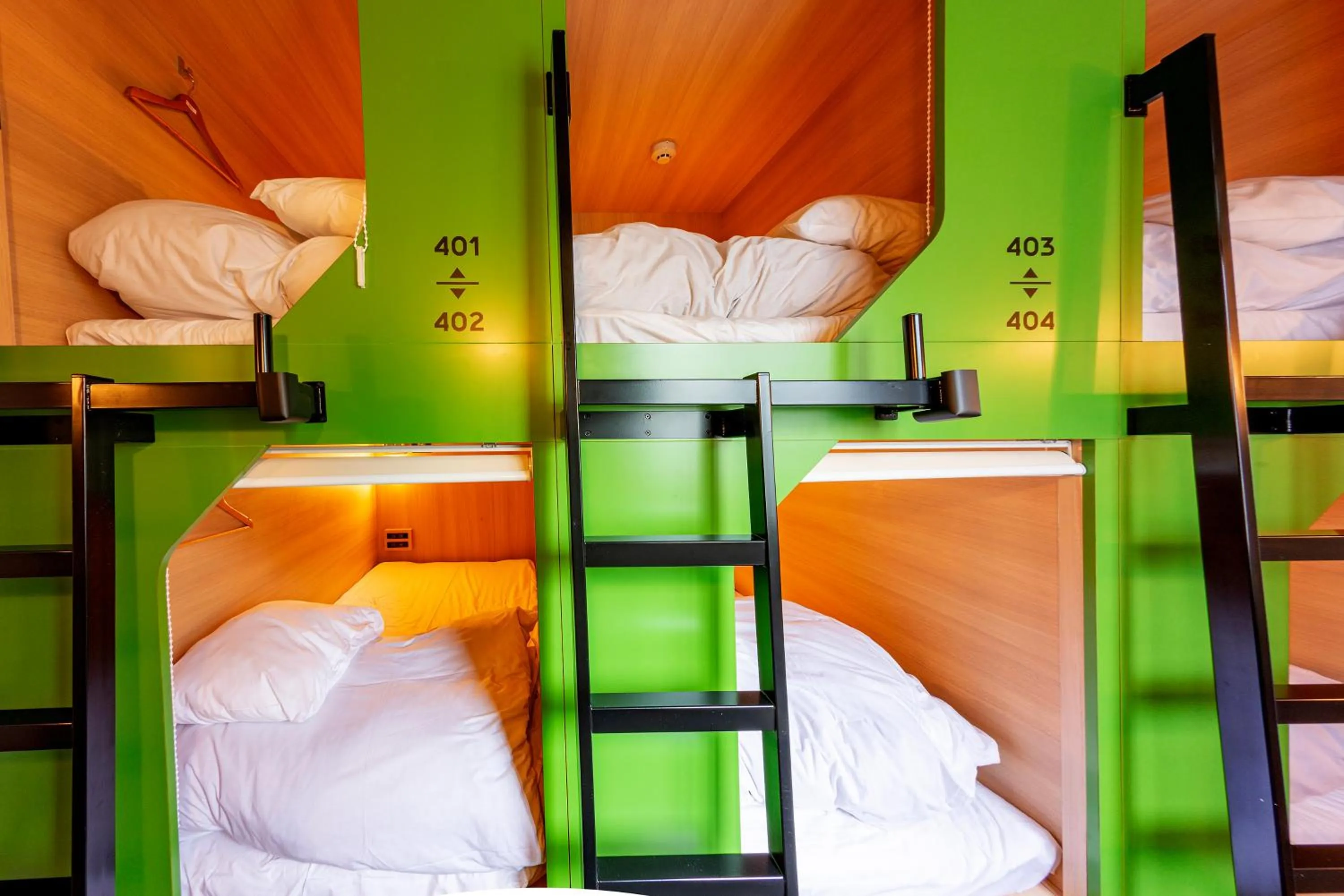 bunk bed, Bed in plat hostel keikyu asakusa station