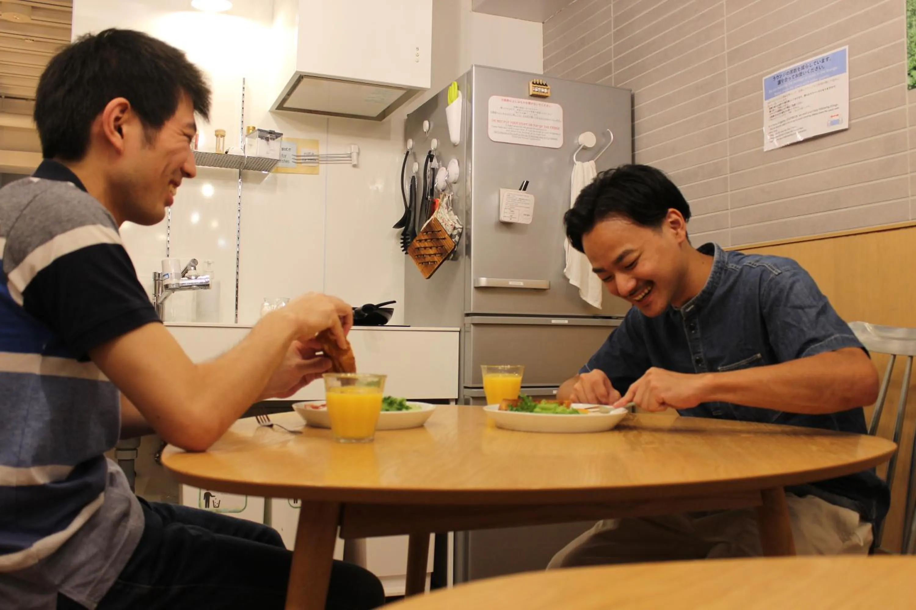 Kitchen or kitchenette in plat hostel keikyu asakusa station