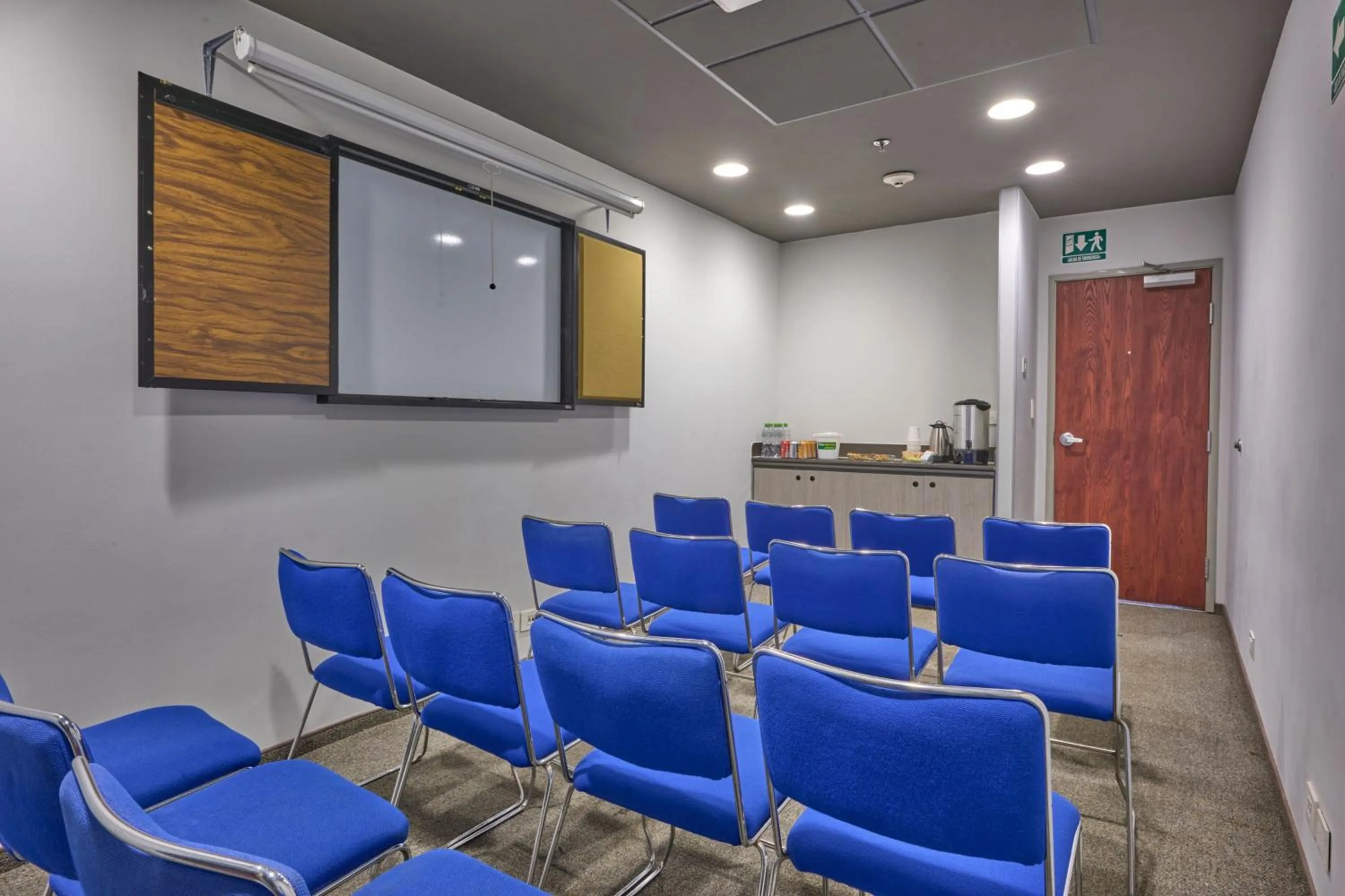 Meeting/conference room in City Express Junior by Marriott Mexicali