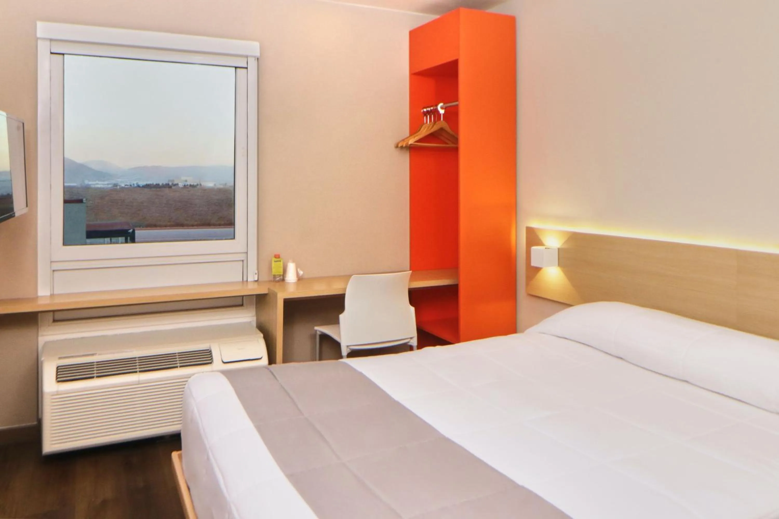 Bedroom, Bed in City Express Junior by Marriott Tijuana Otay